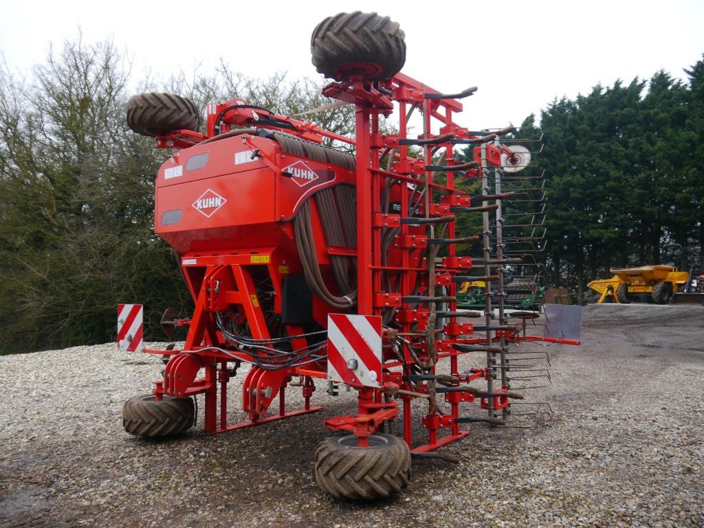 Used Kuhn Megant 600 Tine Drill