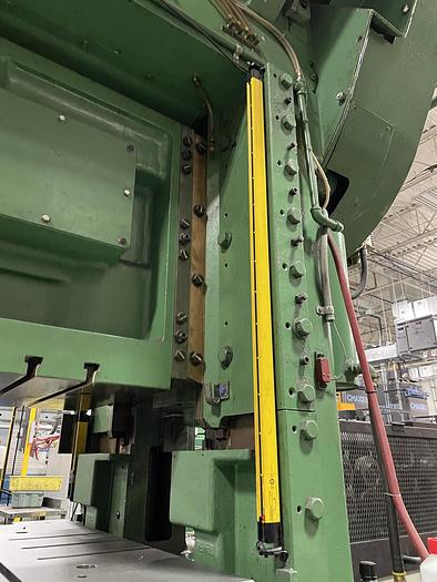 Refurbished 200 ton Minster P2