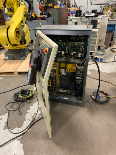 Refurbished FANUC R2000iA/200FO 200KG X 2650MM 6 AXIS CNC ROBOT W/RJ3IB CONTROLS