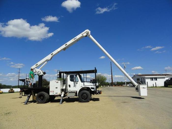 Used 2012 FREIGHTLINER BUSINESS CLASS M2 106