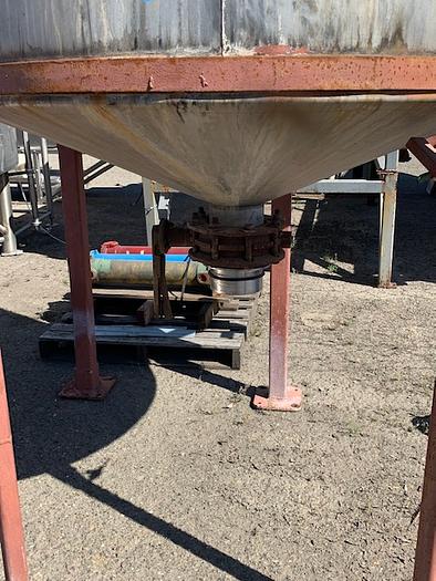 Used 1000 Gallon Vertical Agitated Stainless Steel Tank