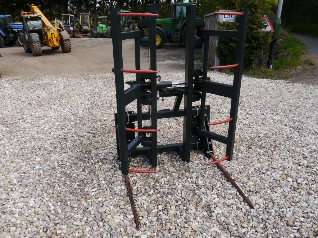 Used MX Manubal V500 Bale Grab