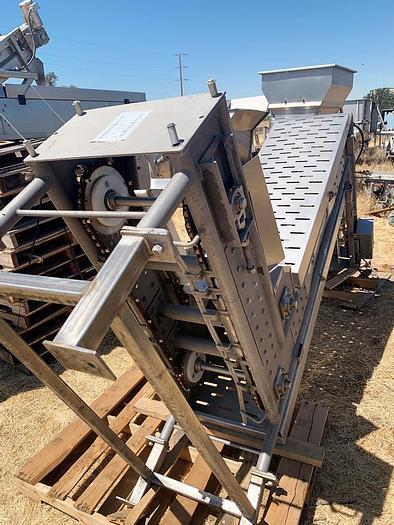 Used Elevator, Bucket, 8', S/st, Deamco, Mdl BES-12P-T-X-SS #C743938