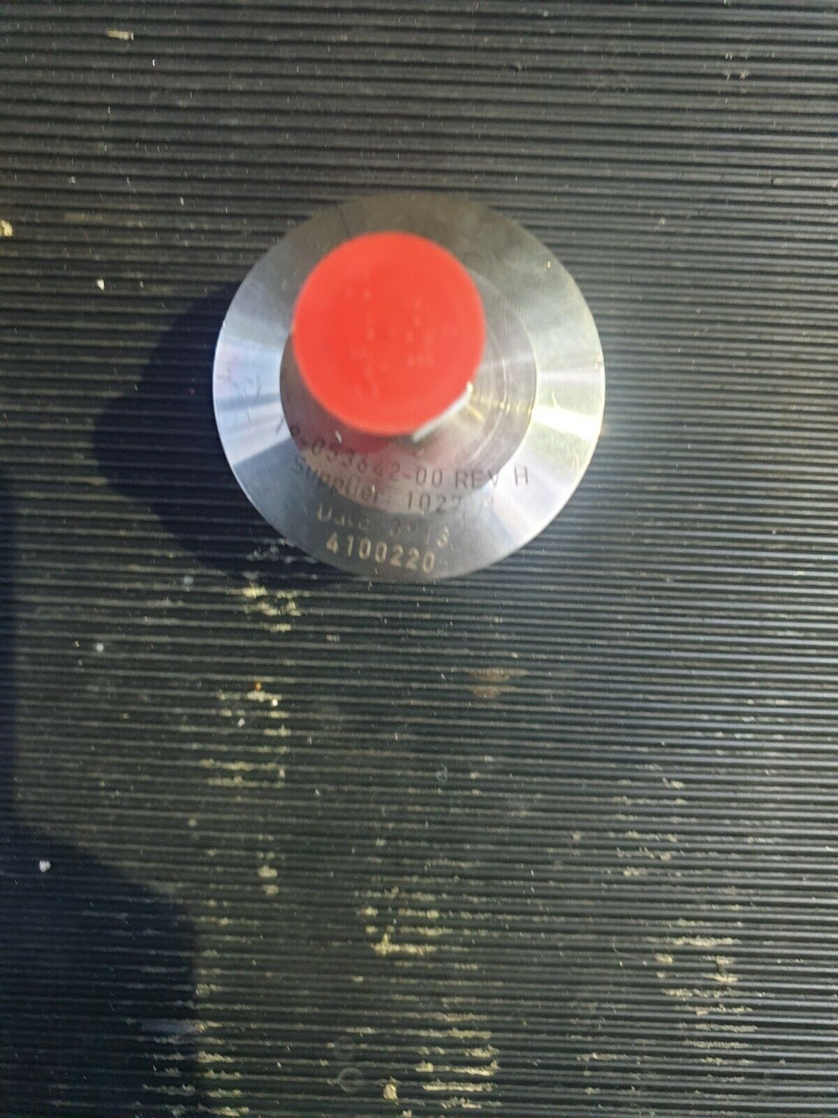 Used 19-053642-00 REV H  gasshield Hi-Purity Gas Diffuser (rbd2.1b1)