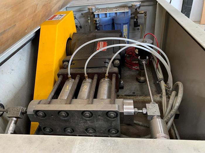 Used 2004 OMAX MAX 80160 WATERJET CUTTING SYSTEM W/ TILT-A-JET