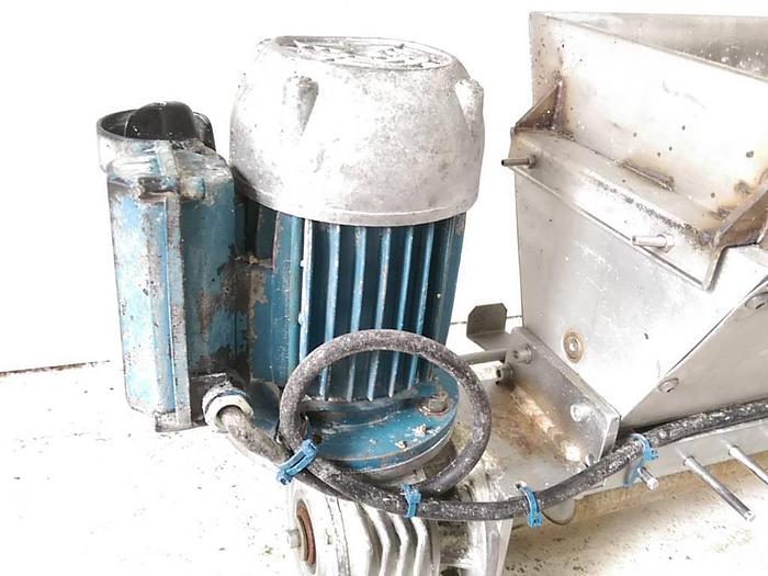 Used 22″ Wide Flour Duster