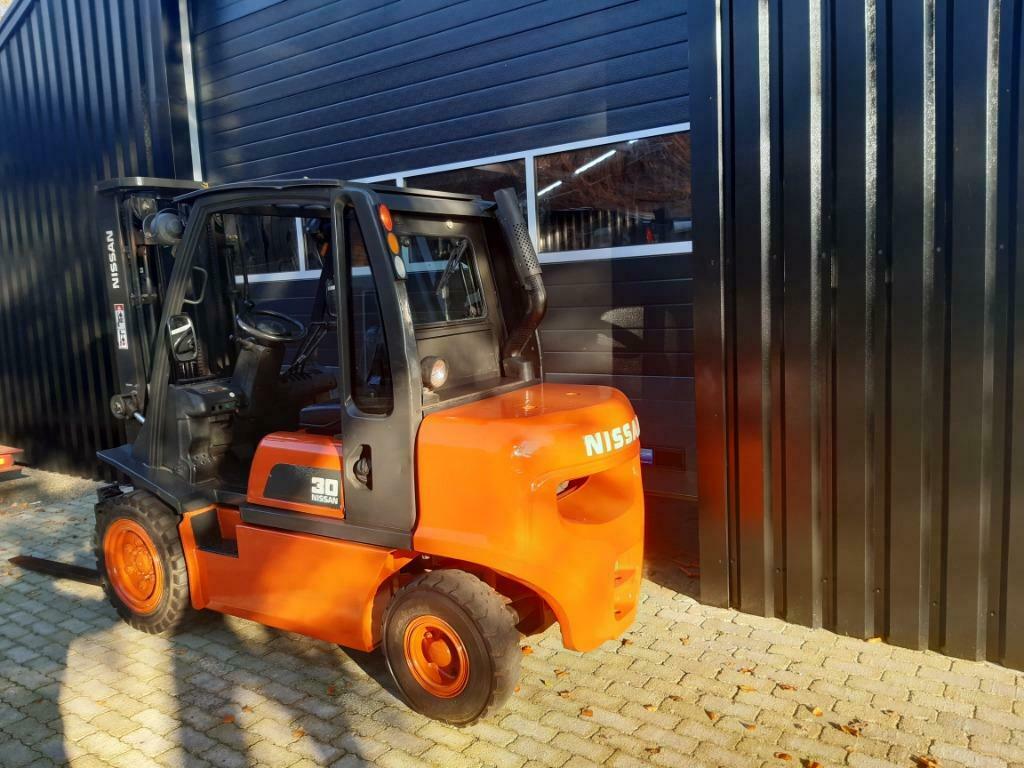 Usado 2002 NISSAN FGD02A25D