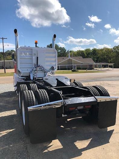 Used 2009 Kenworth W900L