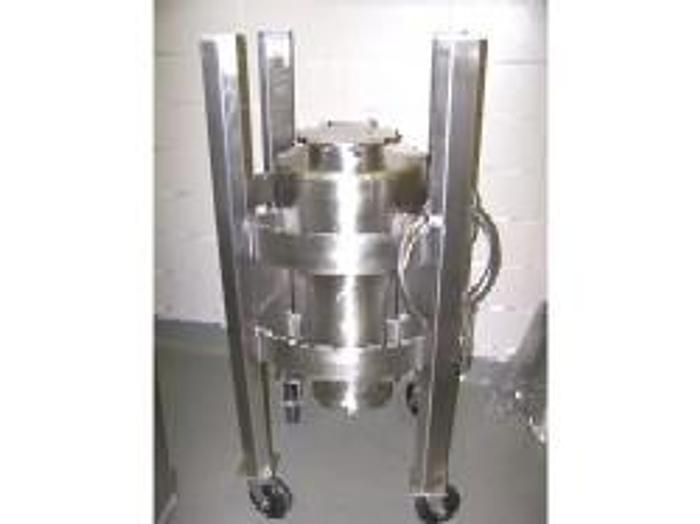 Used Used polished cylindrical 4.0 cu. ft. stainless steel tote