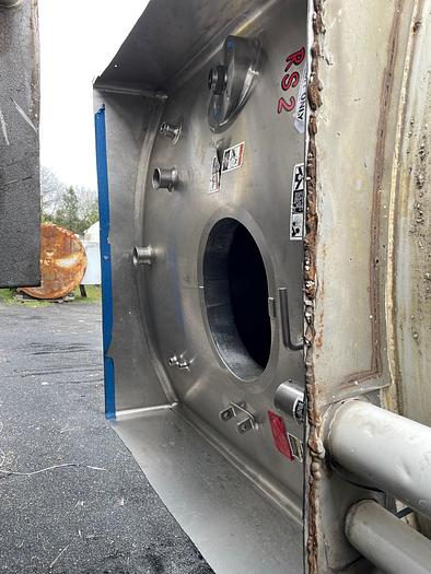 Refurbished 20,000 GALLON WALKER REFRIGERATED VERTICAL SILO TYPE STORAGE TANK