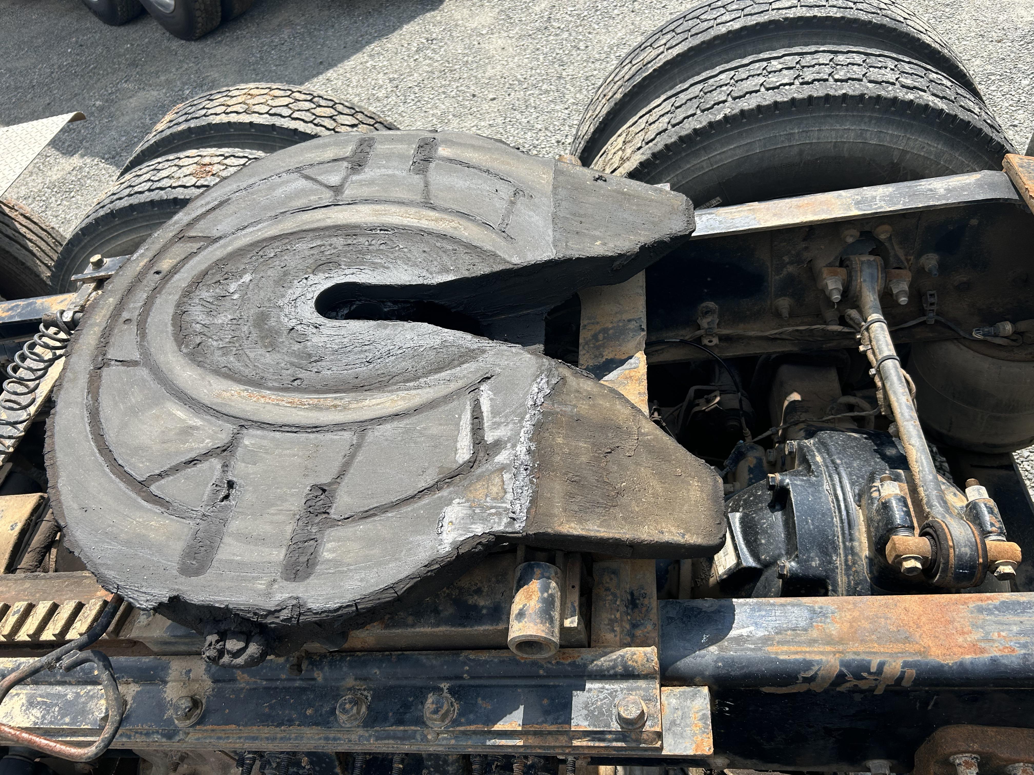 Used 2013 Mack CHU613 Pinnacle Road Tractor