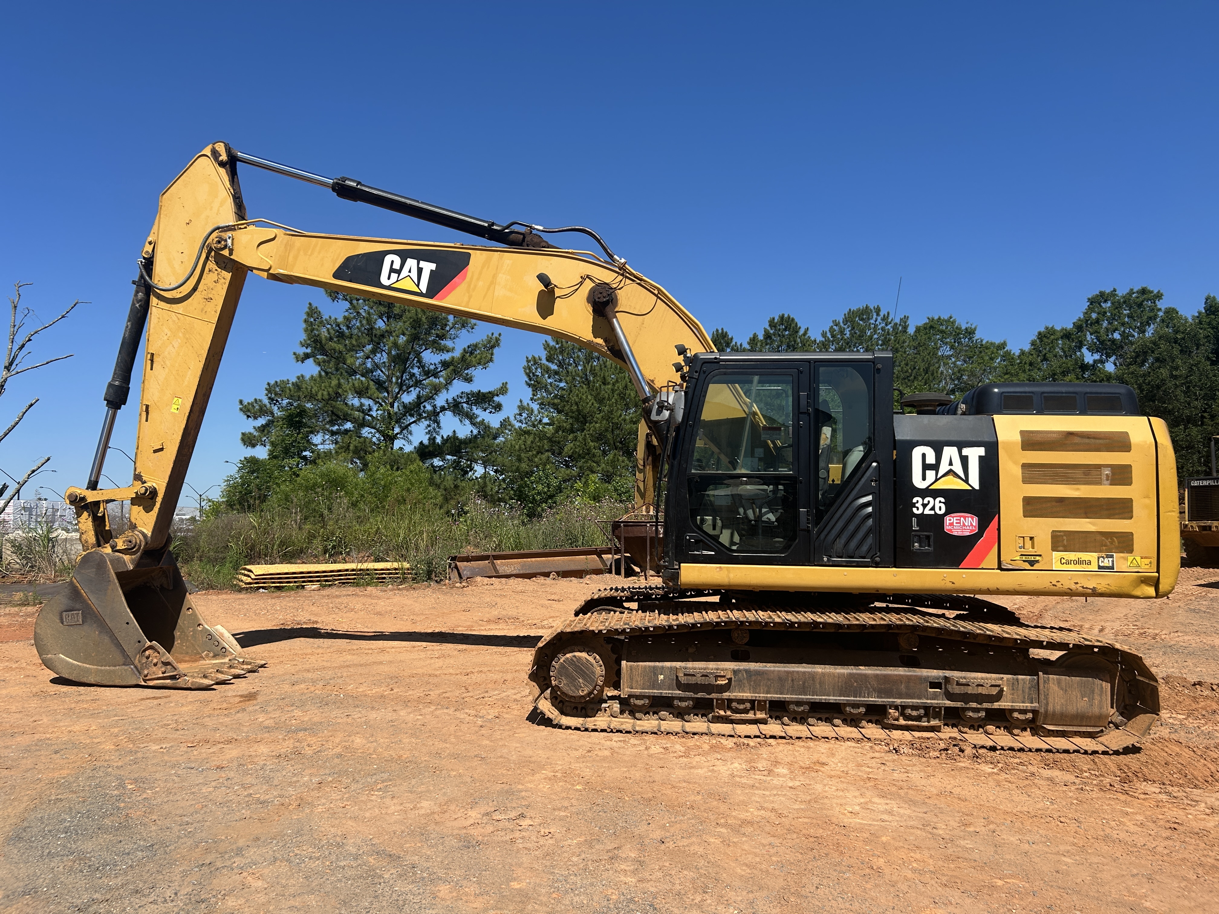 Used 2016 Caterpillar 326FL