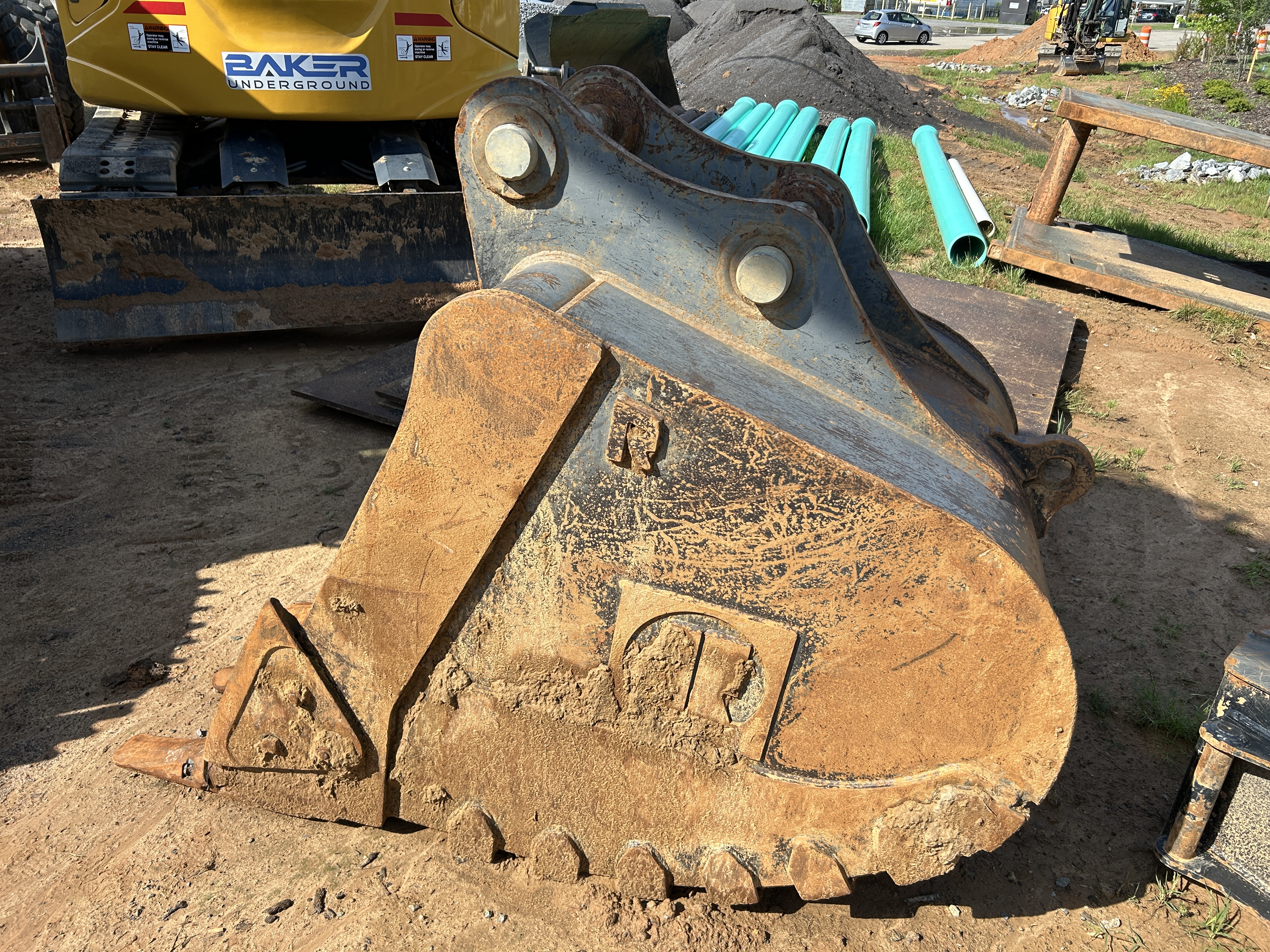 Used 2021 Deere 345G LC - low hours very nice