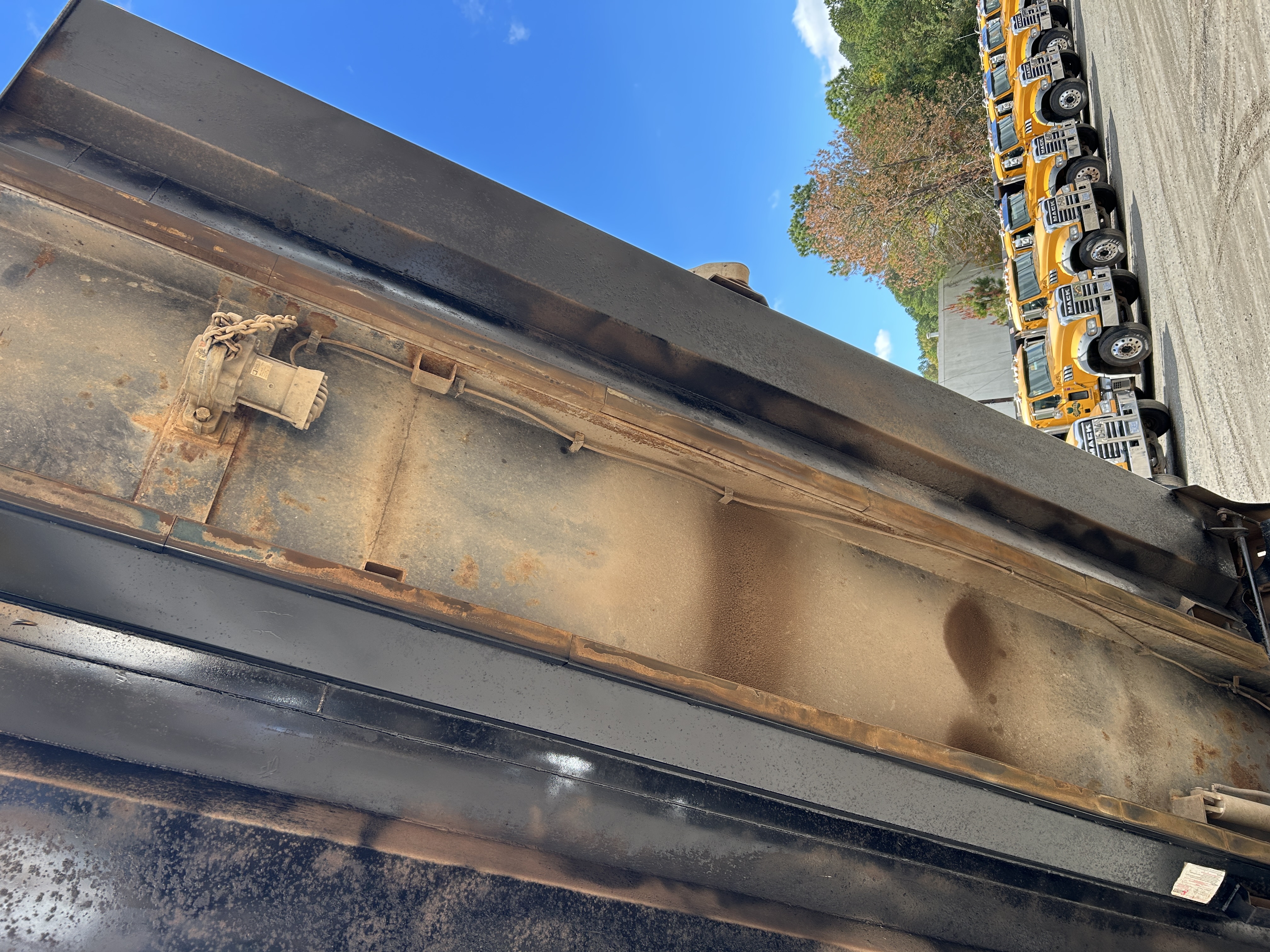 Used 2016 Kenworth T880 Quad Axle Dump Truck - Automatic