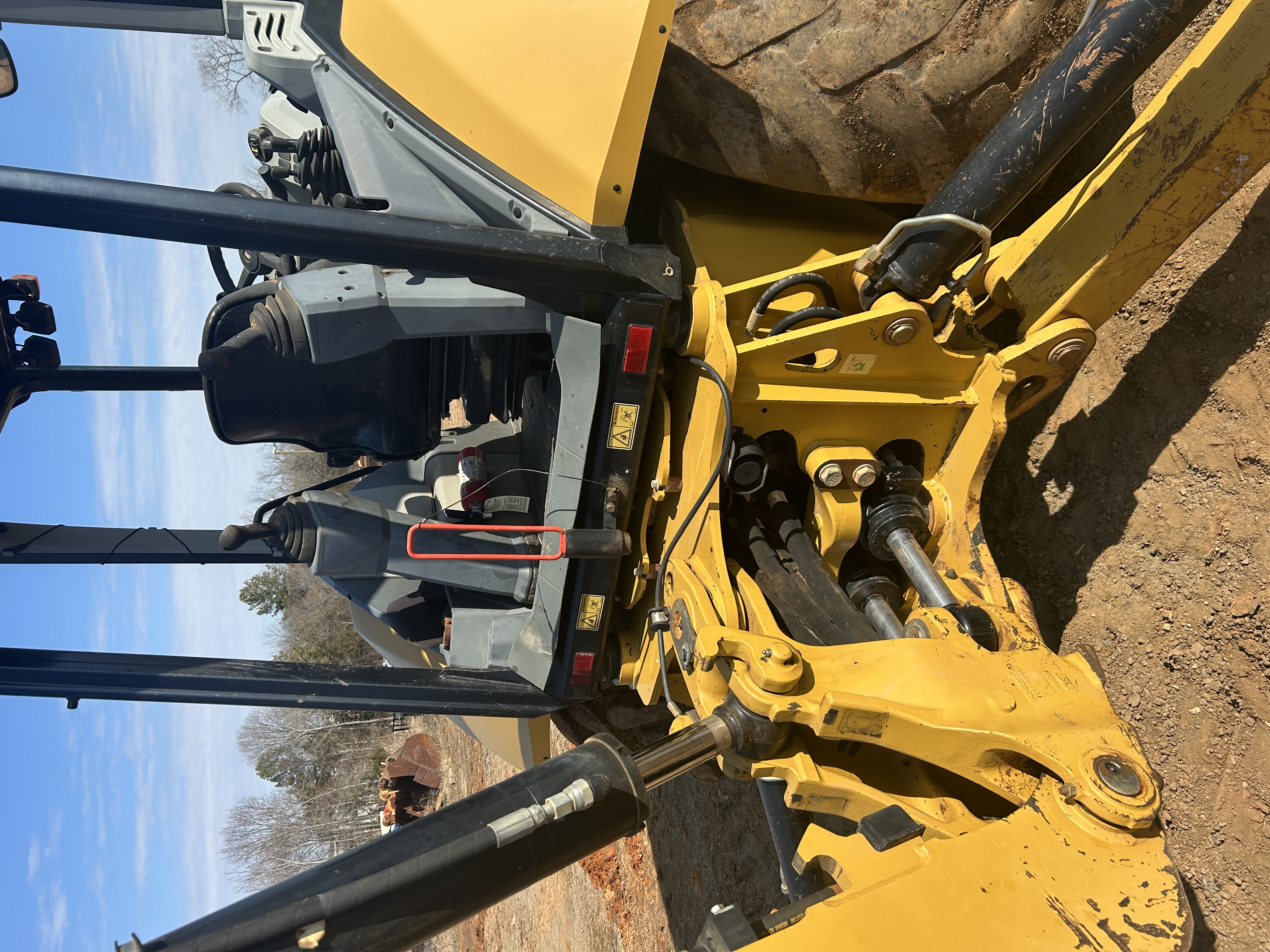 Used 2015 Caterpillar 420F2 IT