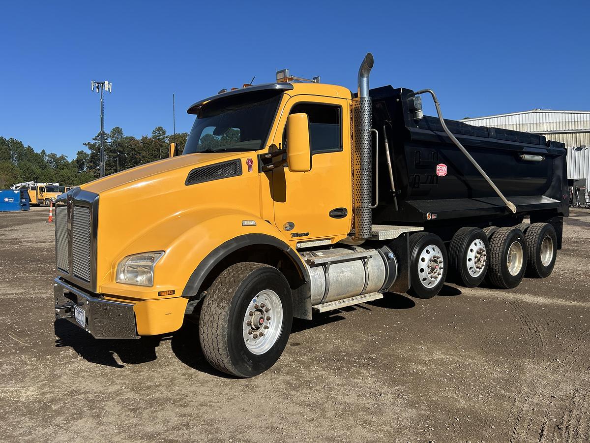 Used 2016 Kenworth T880 Quad Axle Dump Truck - Automatic