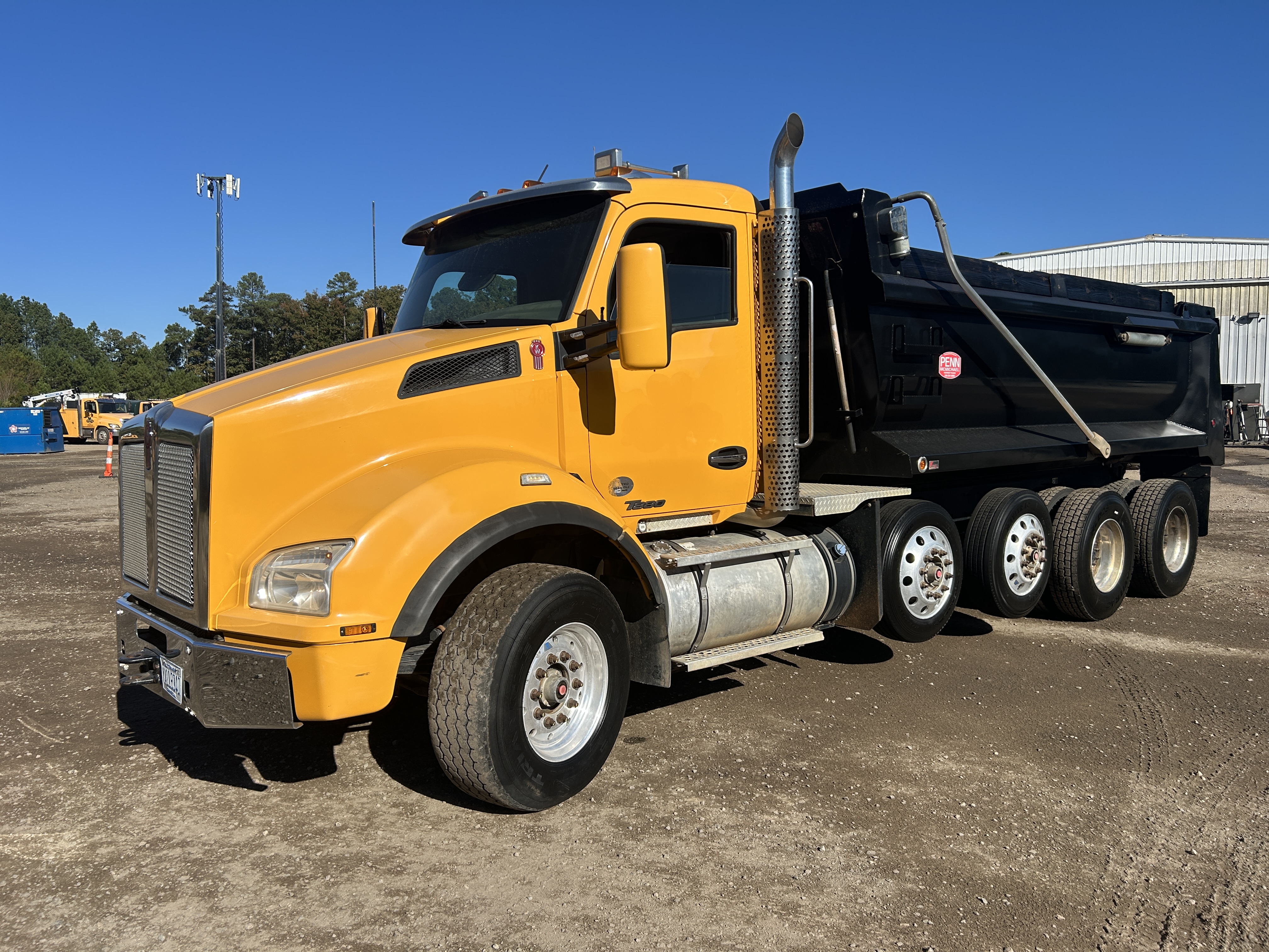 Used 2016 Kenworth T880 Quad Axle Dump Truck - Automatic