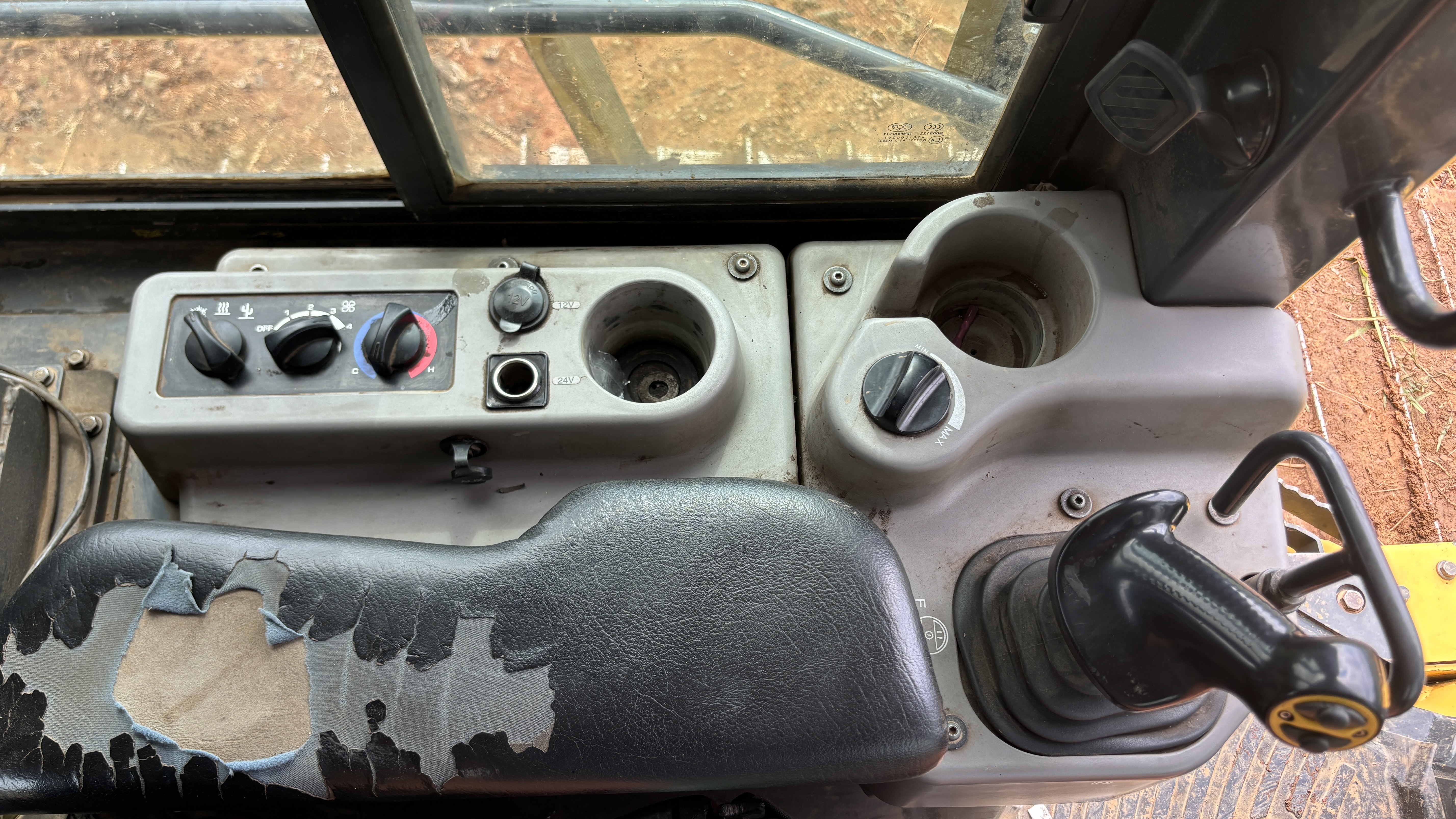 Used Nice 2013 Komatsu D61PXI-23 with BRAND NEW UNDER CARRAIGE