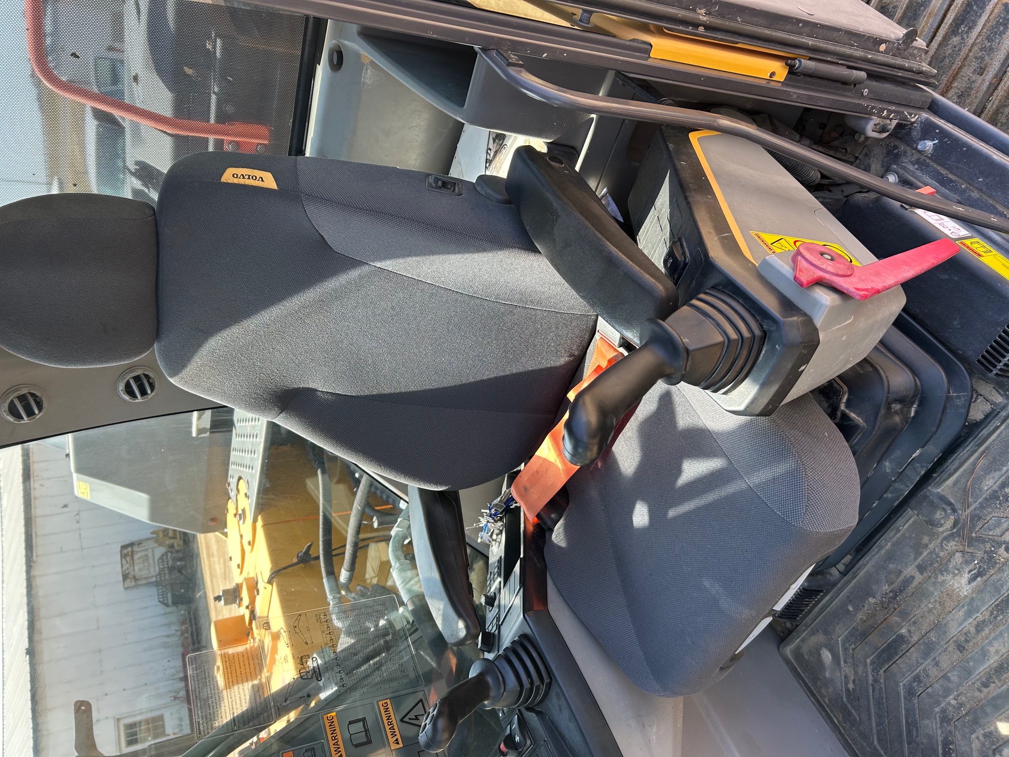 Used 2019 Volvo EC160EL with hyd thumb