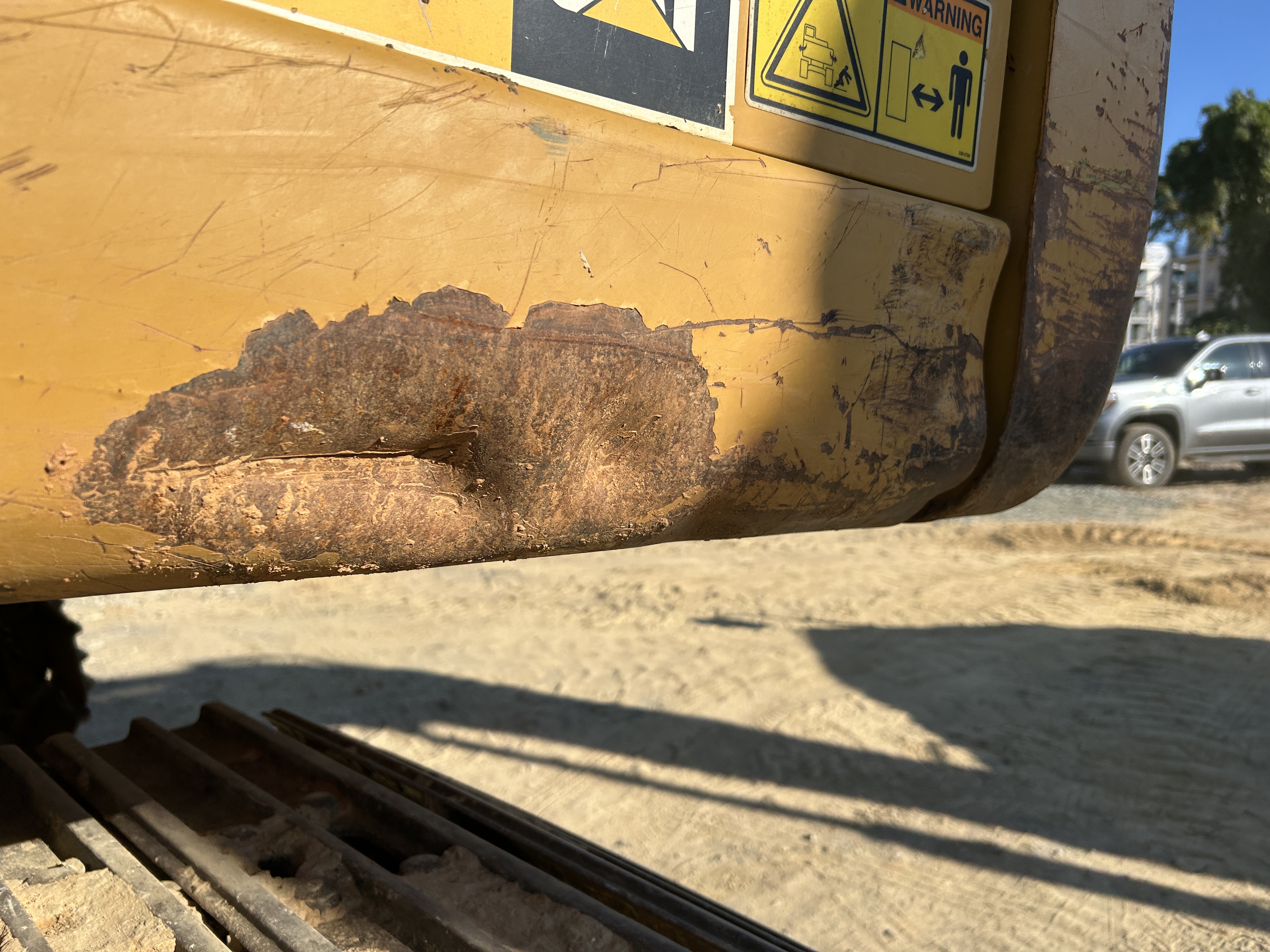 Used 2016 Caterpillar 323FL