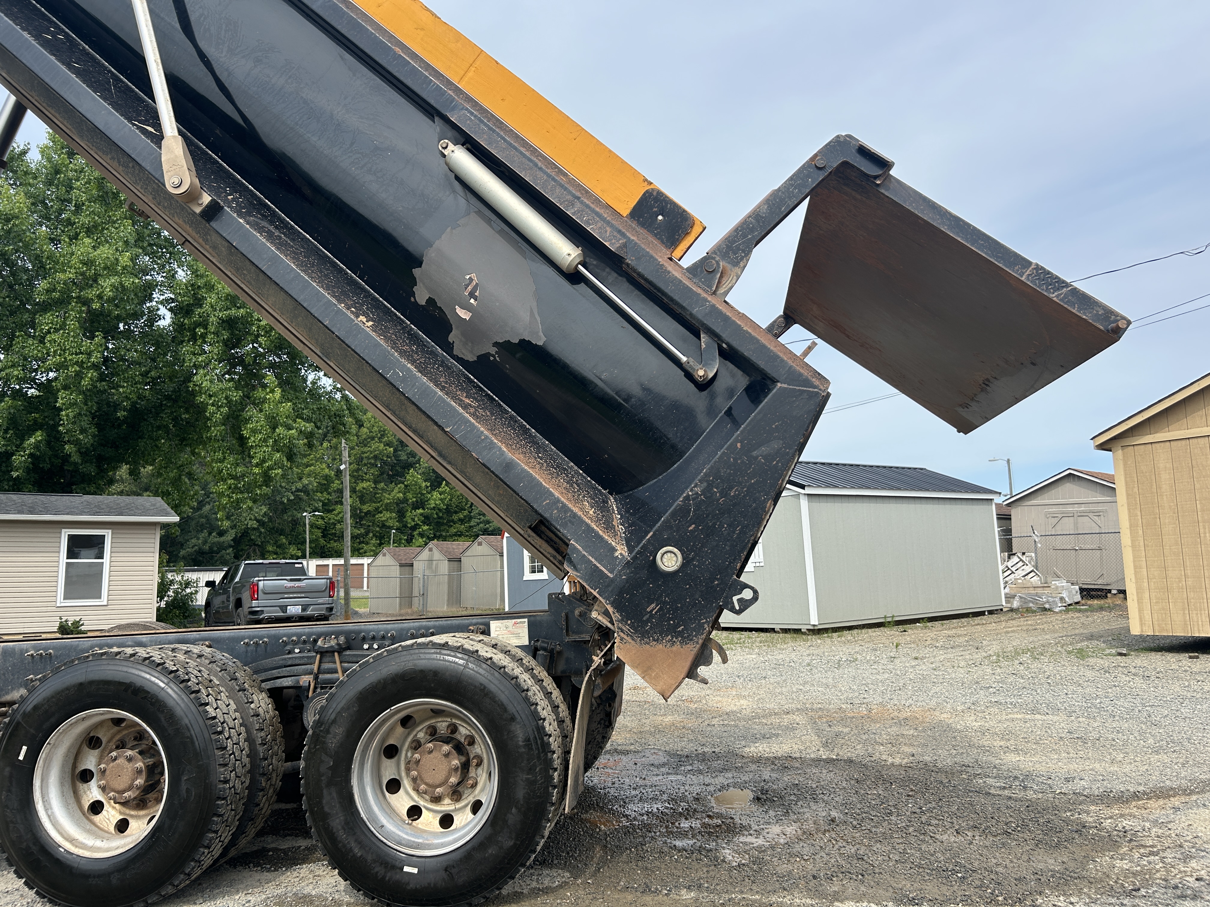 Used 2018 Mack Granite GU713 Quad Axle Dump Truck - automatic