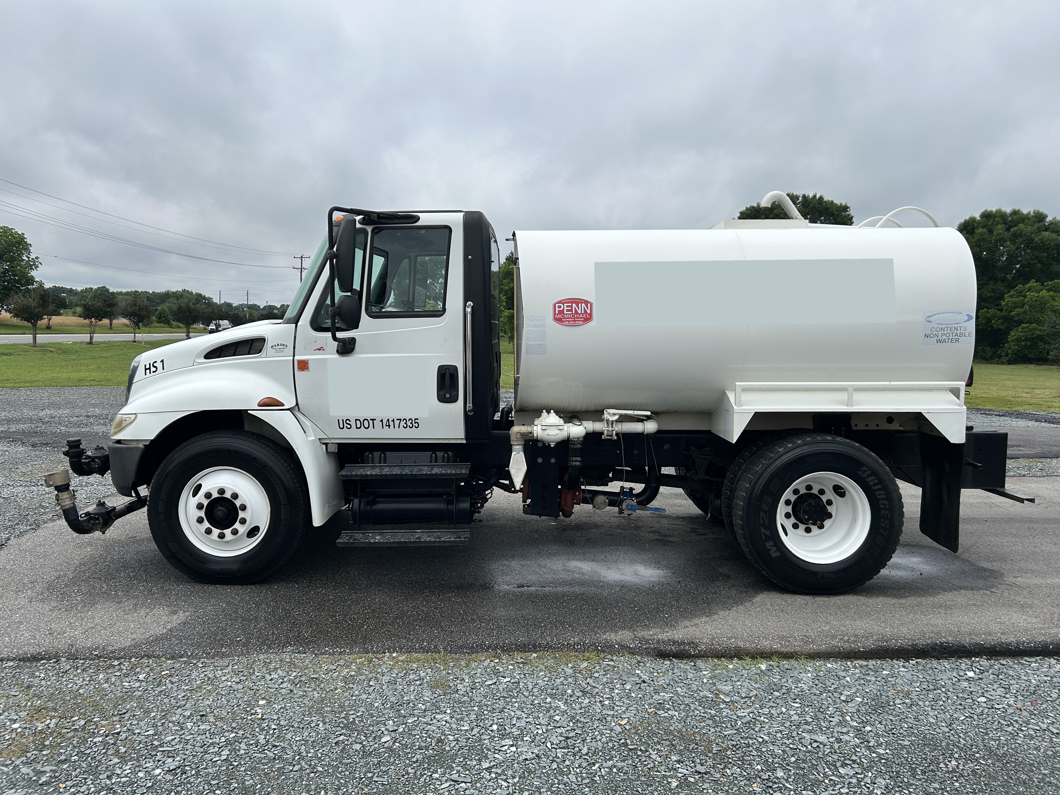Used 2006 International 2000 Gallon Water Truck