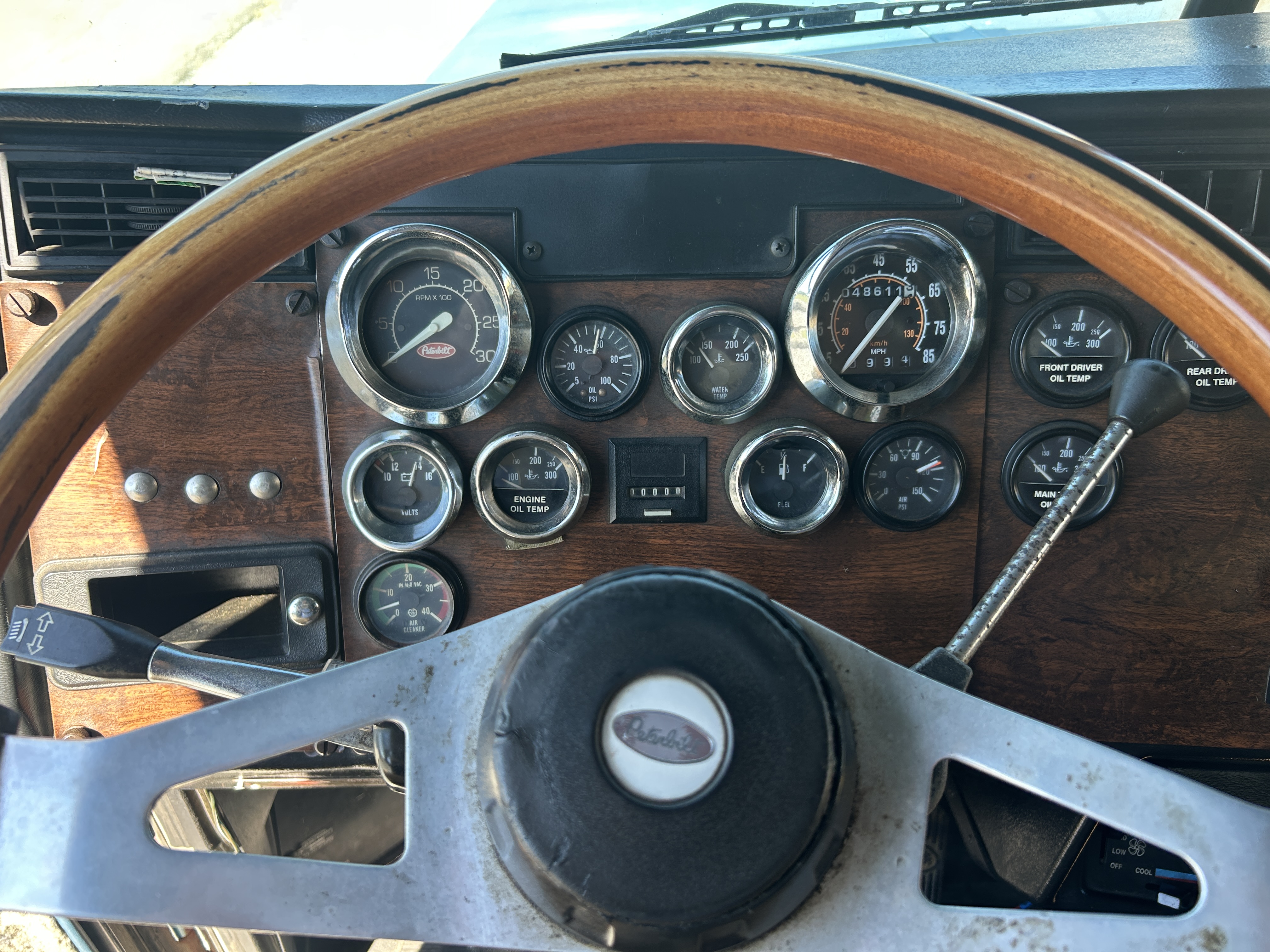 Used 1993 Peterbilt 379 Road Tractor