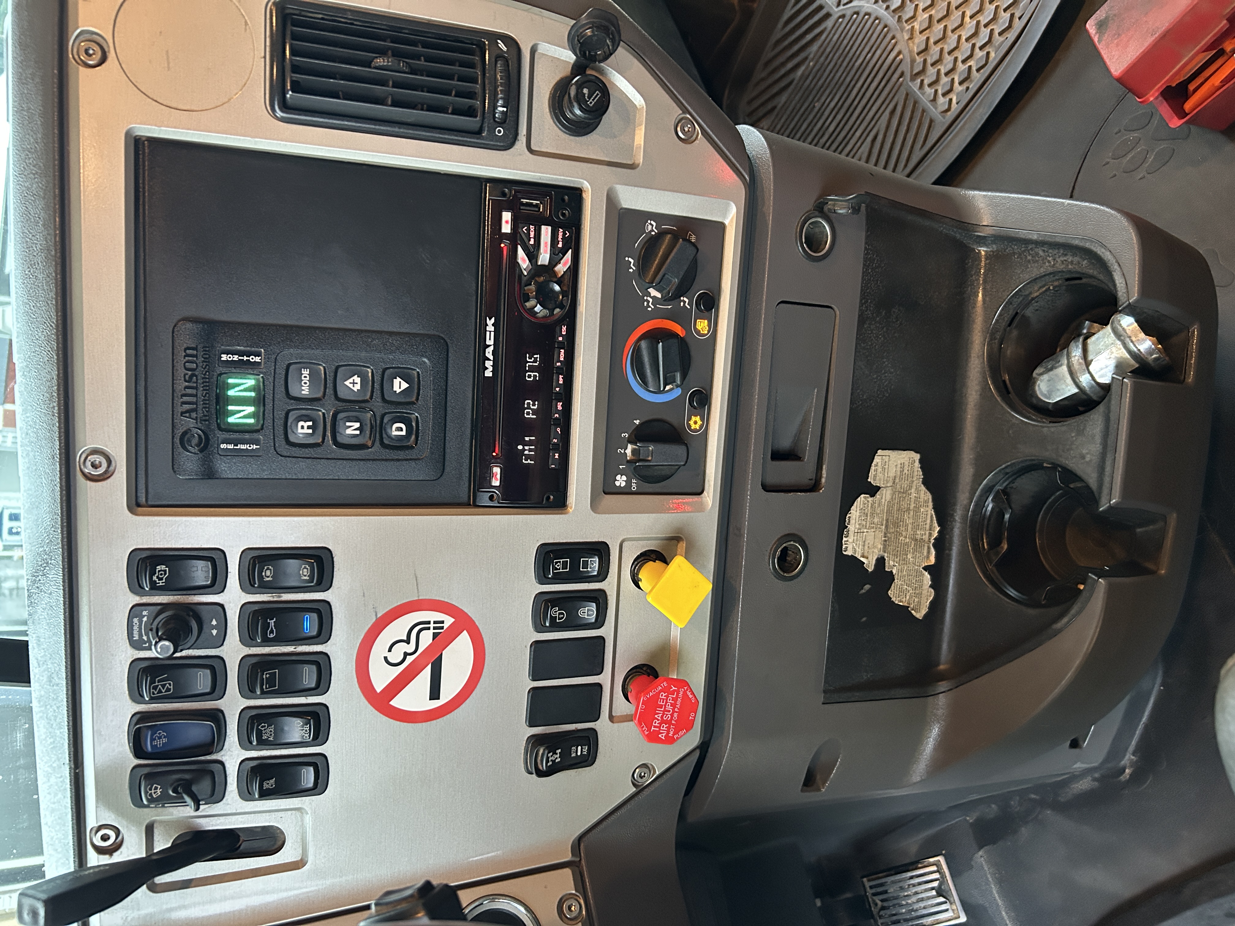 Used 2014 Mack Granite GU713 Quad Axle Dump Truck - Automatic