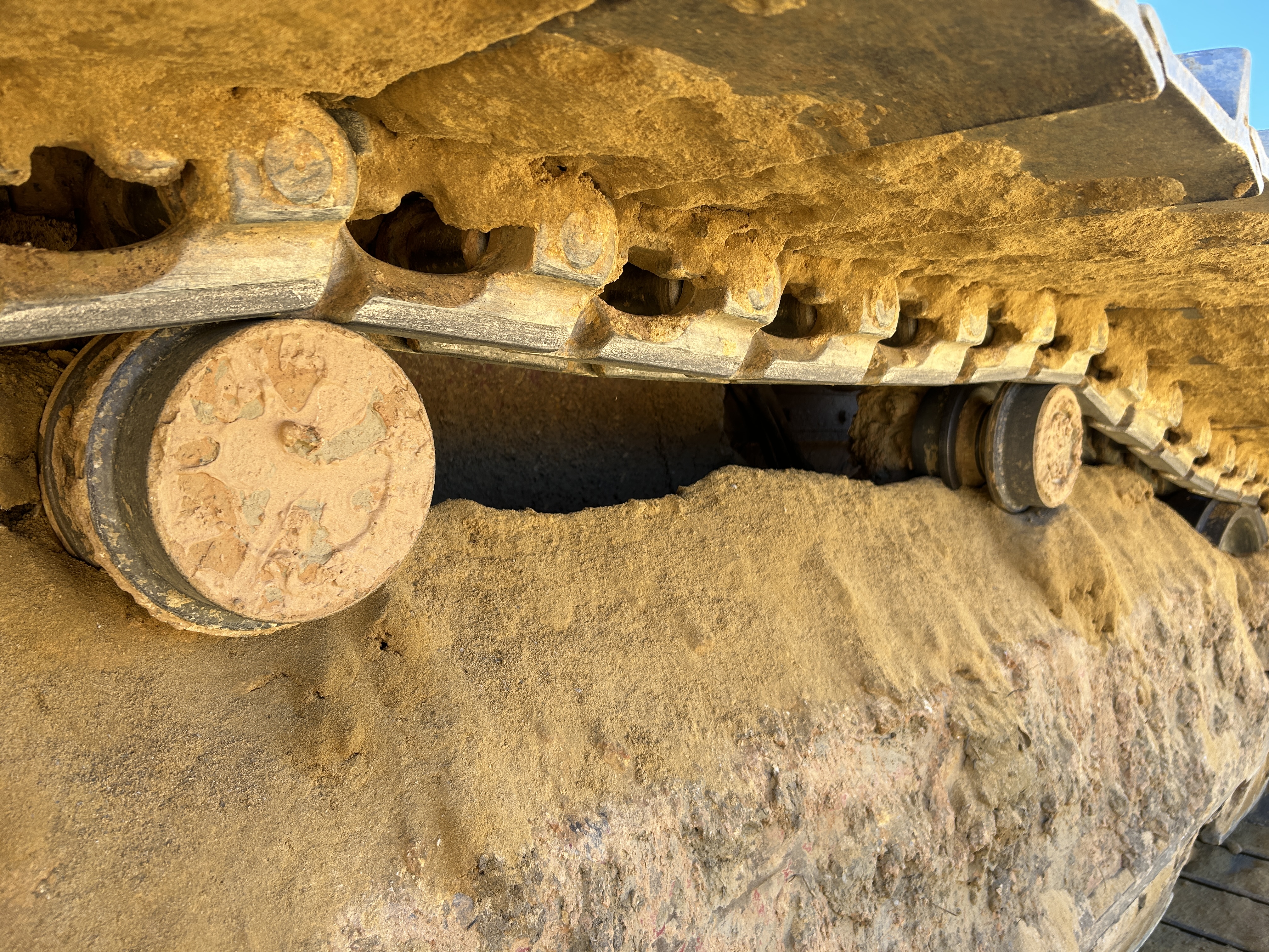 Used 2018 Komatsu D61PXi-24