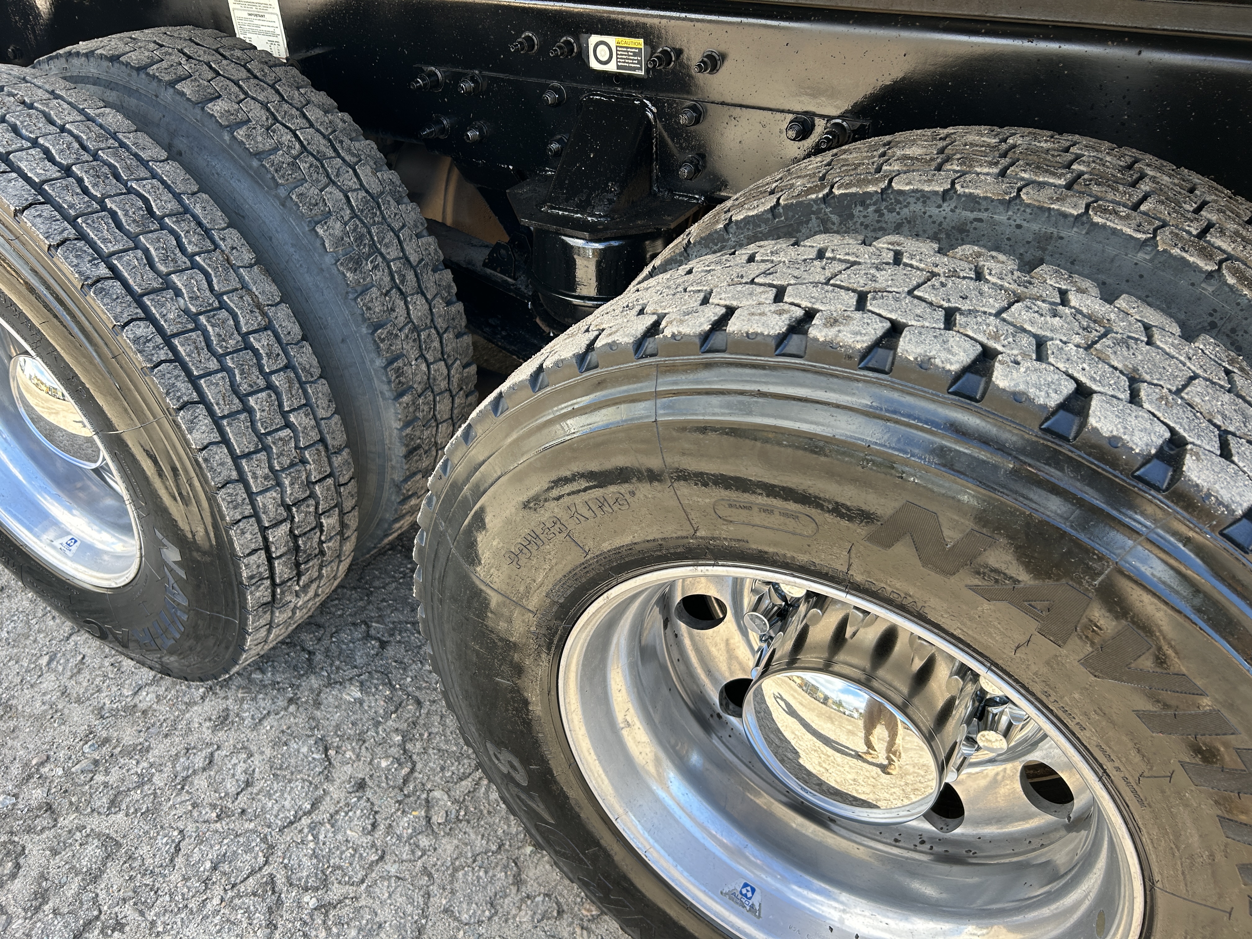 Used 2016 Kenworth T880 Quad Axle Dump Truck - Automatic