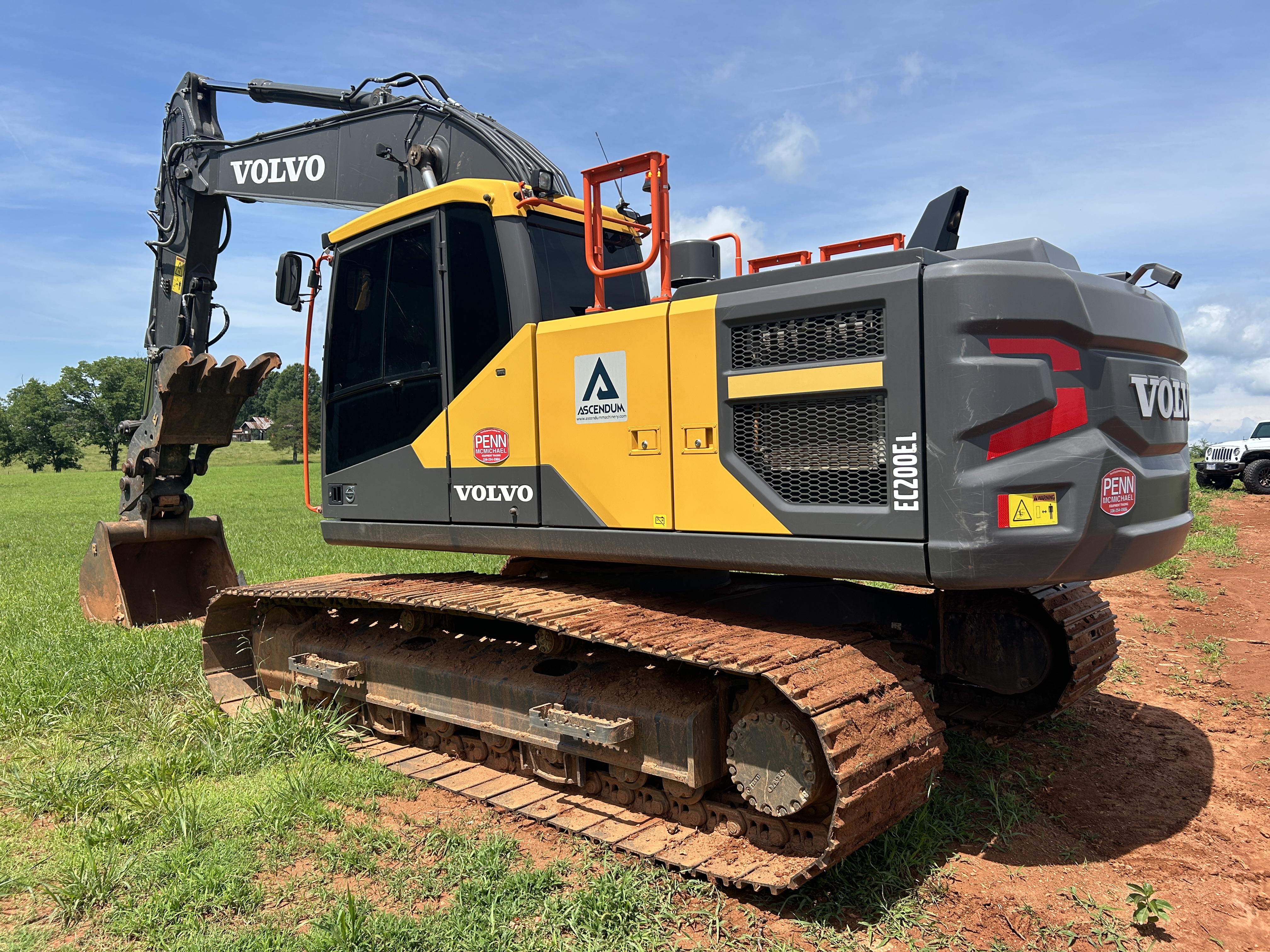 Used 2023 Volvo EC200EL - Loaded like new