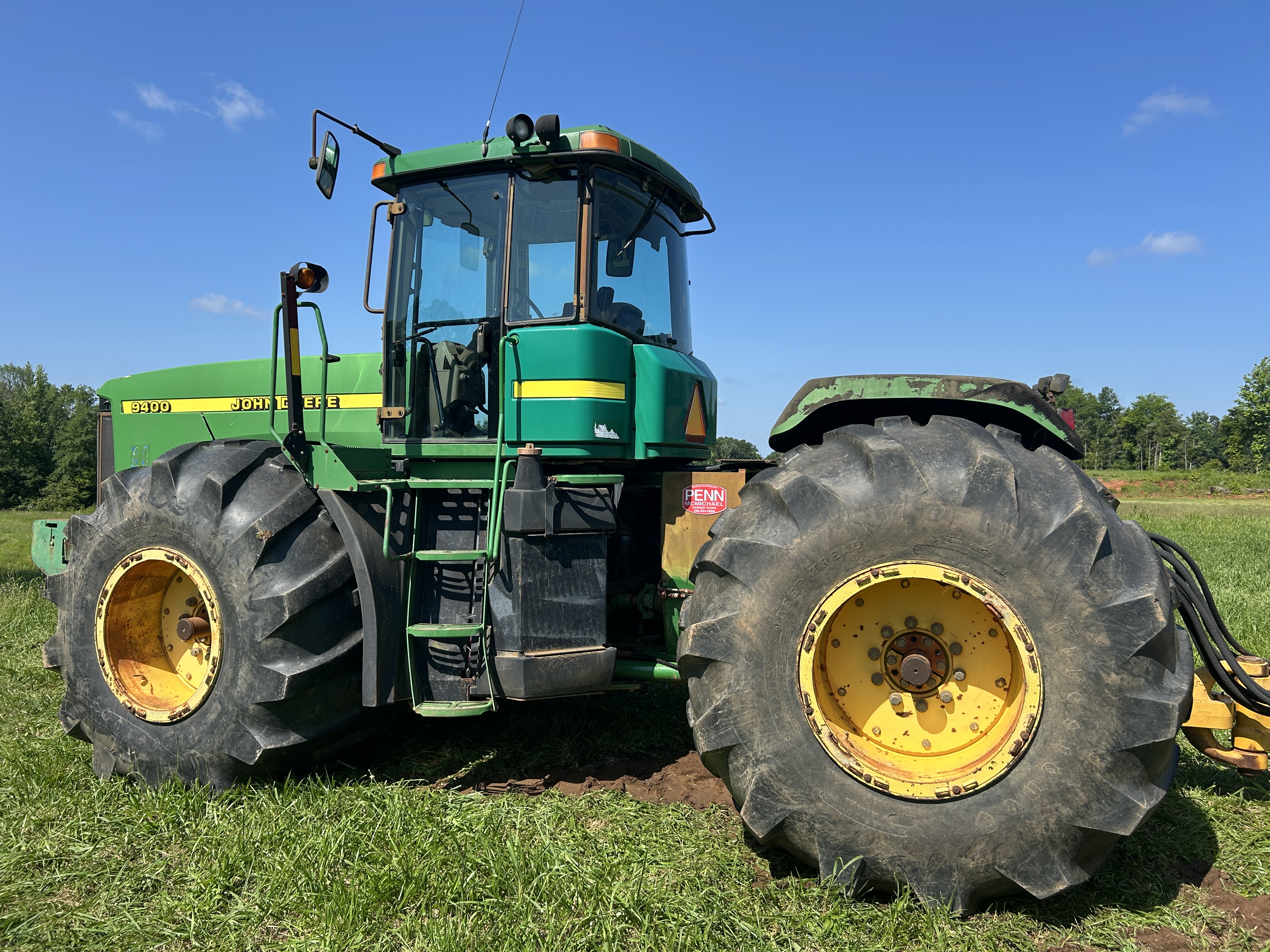 Used 2005 Deere 1810E Pull Pan with Deere 9400 tractor with 4455 hrs