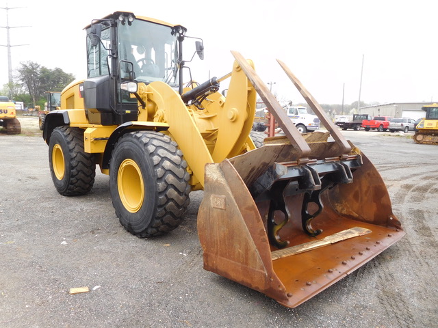 Used 2017 Caterpillar 926M