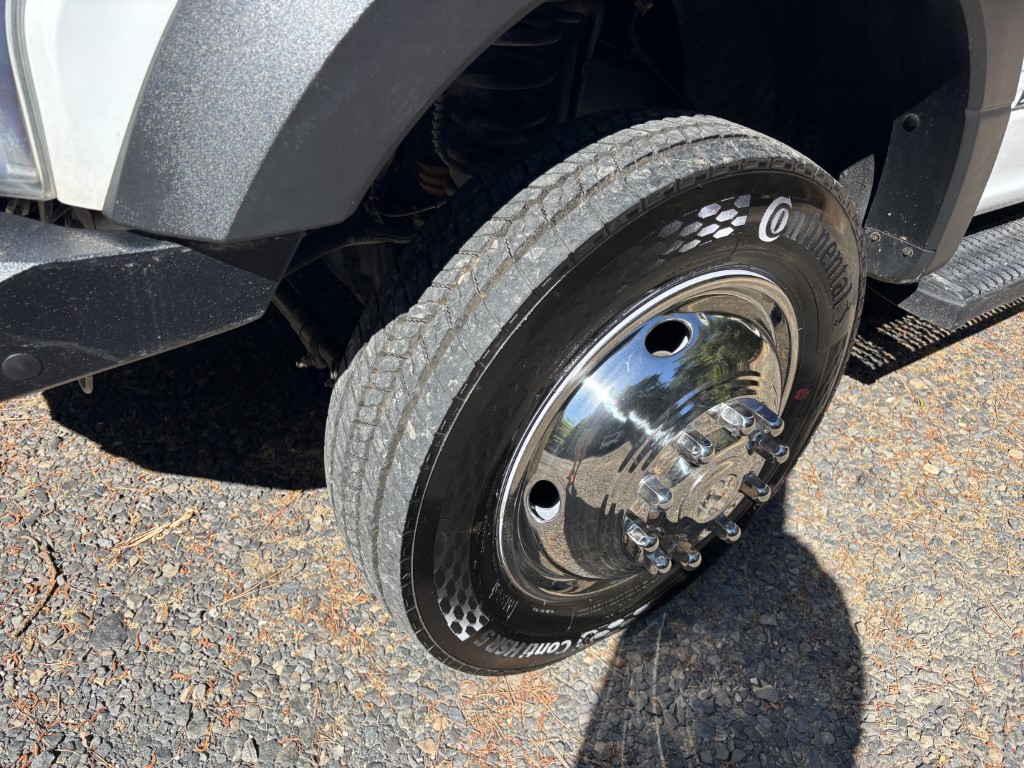 Used 2019 Ford F550 XL service truck