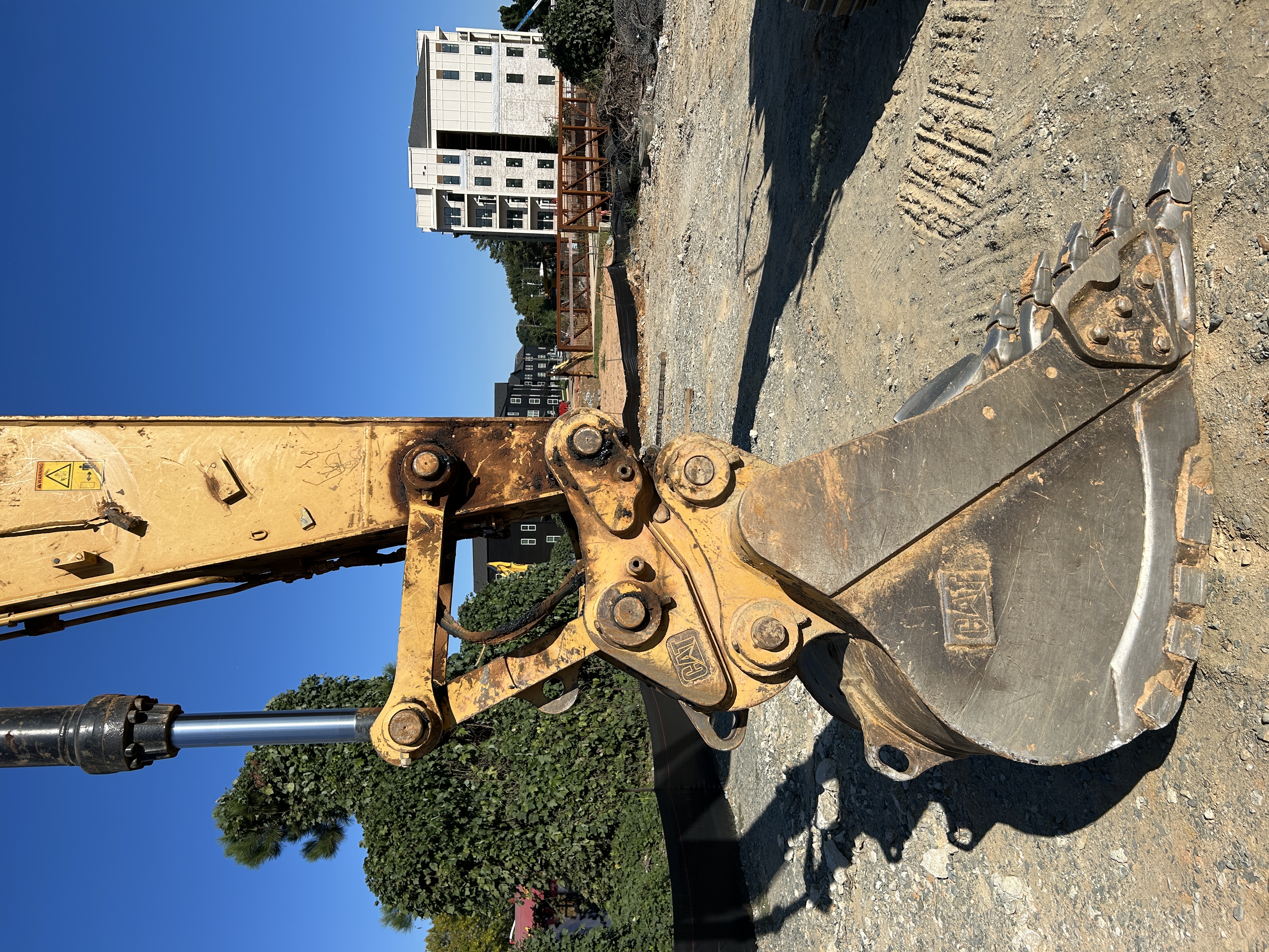 Used 2016 Caterpillar 323FL