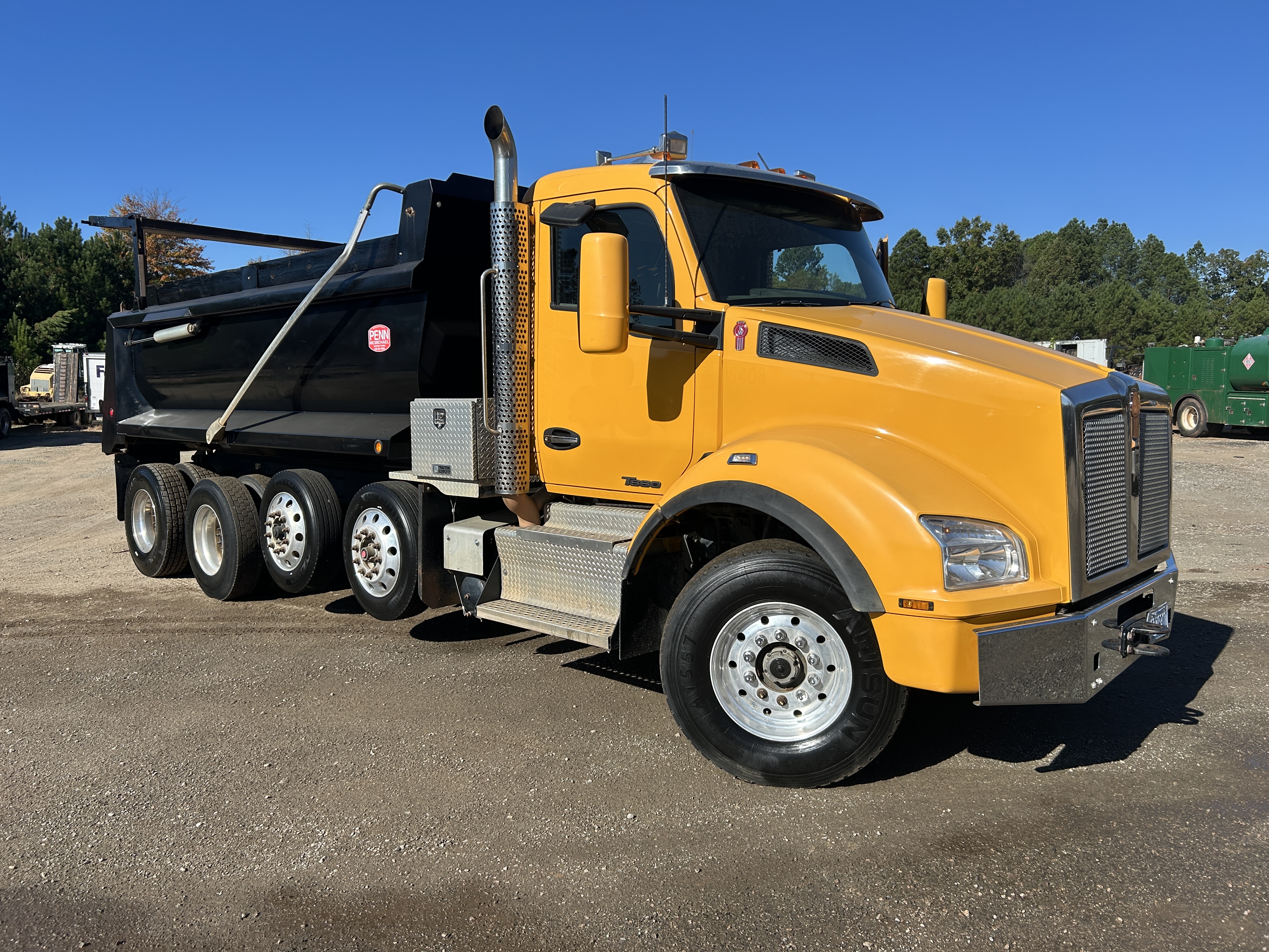 Used 2016 Kenworth T880 Quad Axle Dump Truck - Automatic