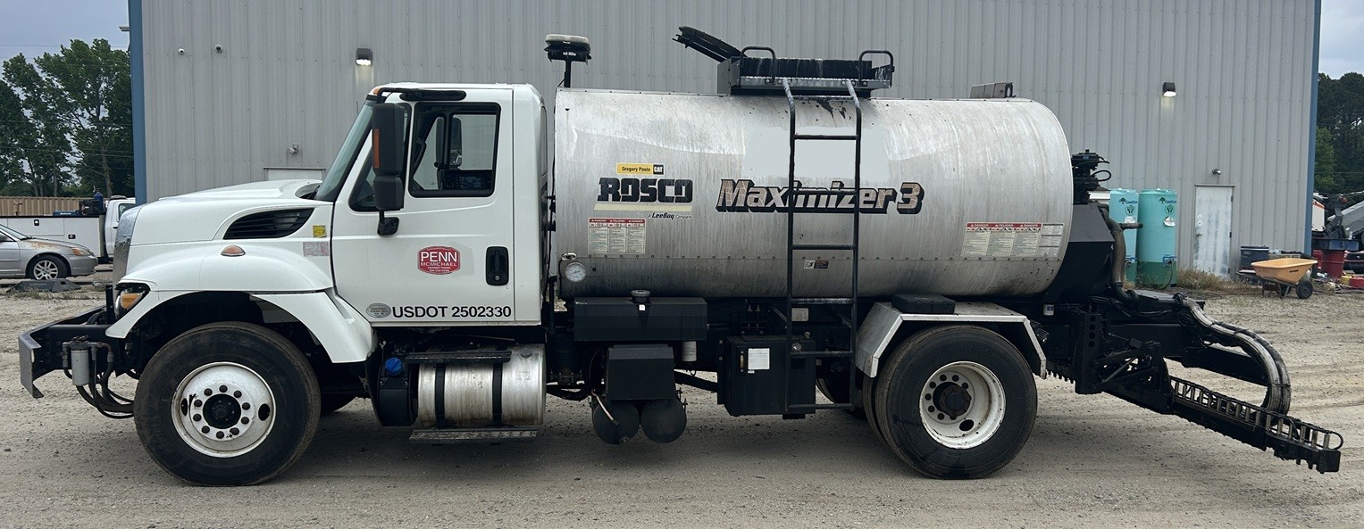 Used 2018 International Leeboy Rosco Maximizer 3 Tack Truck