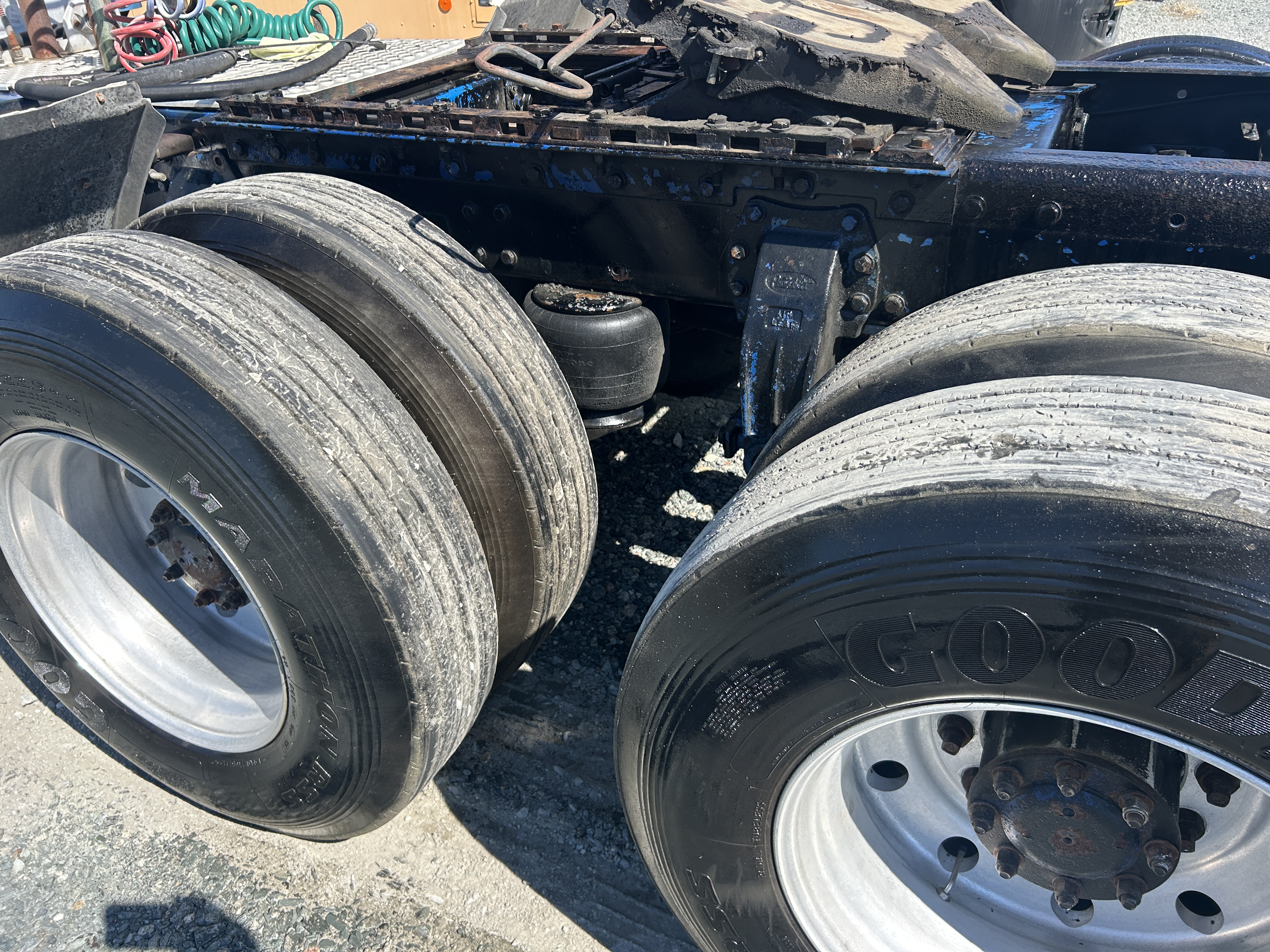 Used 1993 Peterbilt 379 Road Tractor