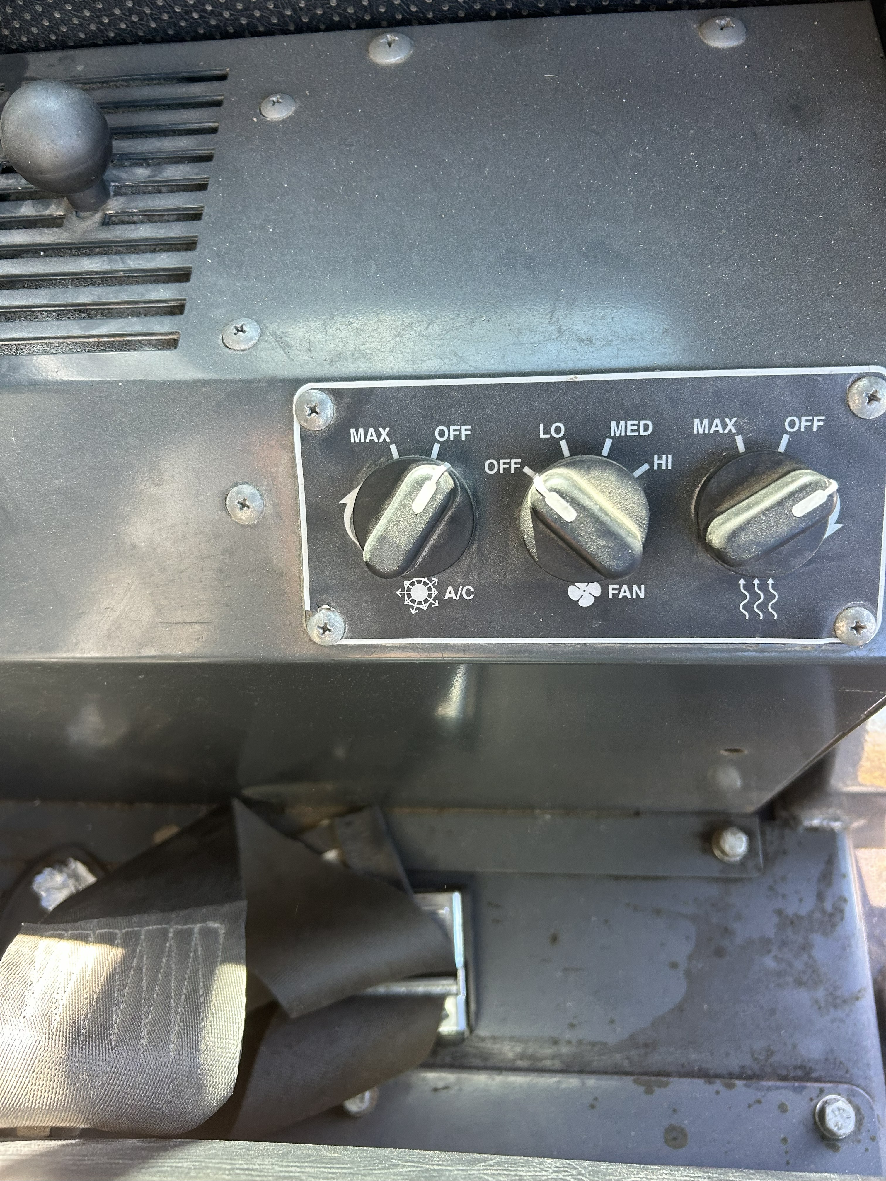 Used 2017 Leeboy 685C with only 1362