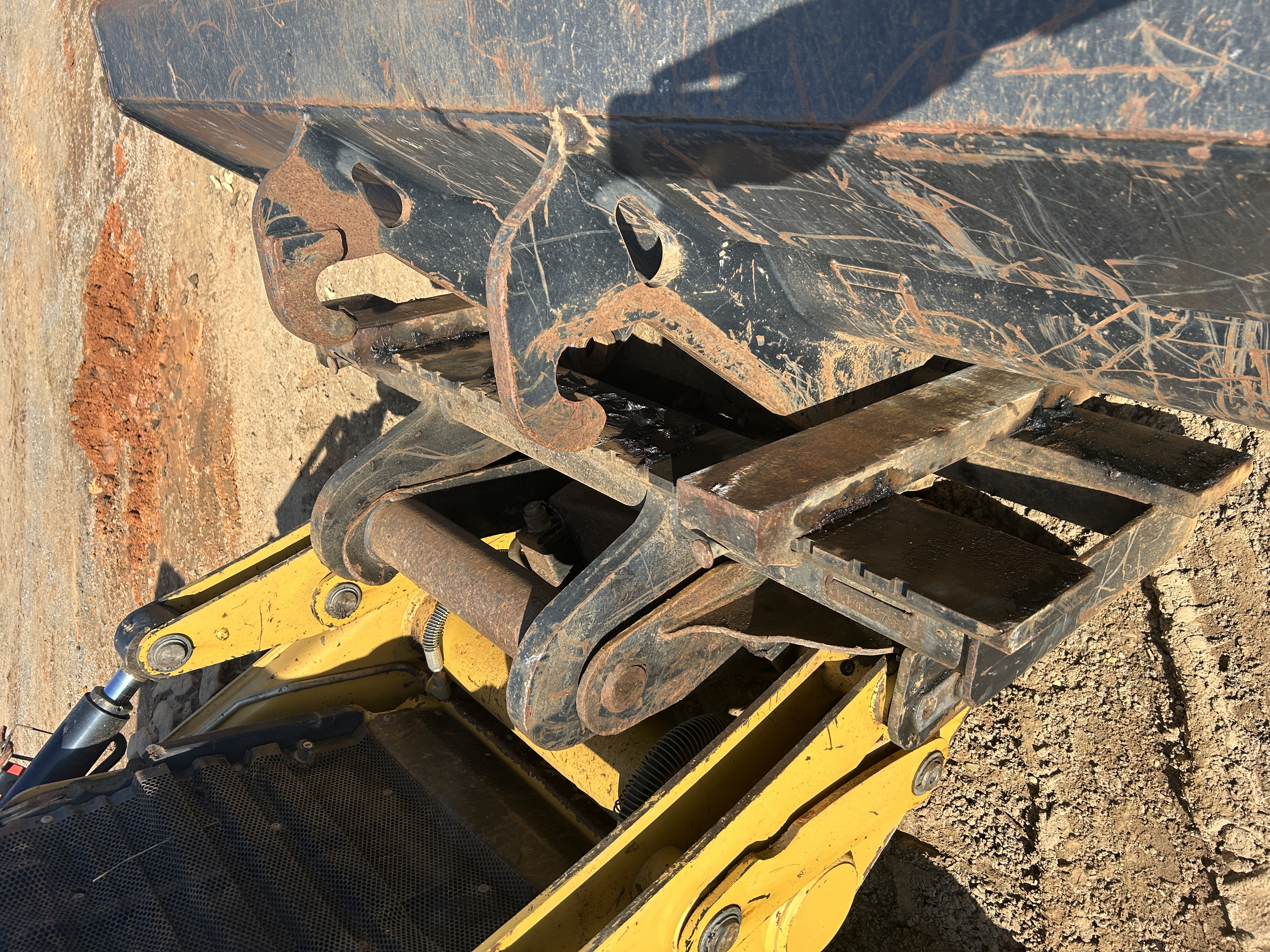 Used 2015 Caterpillar 420F2 IT