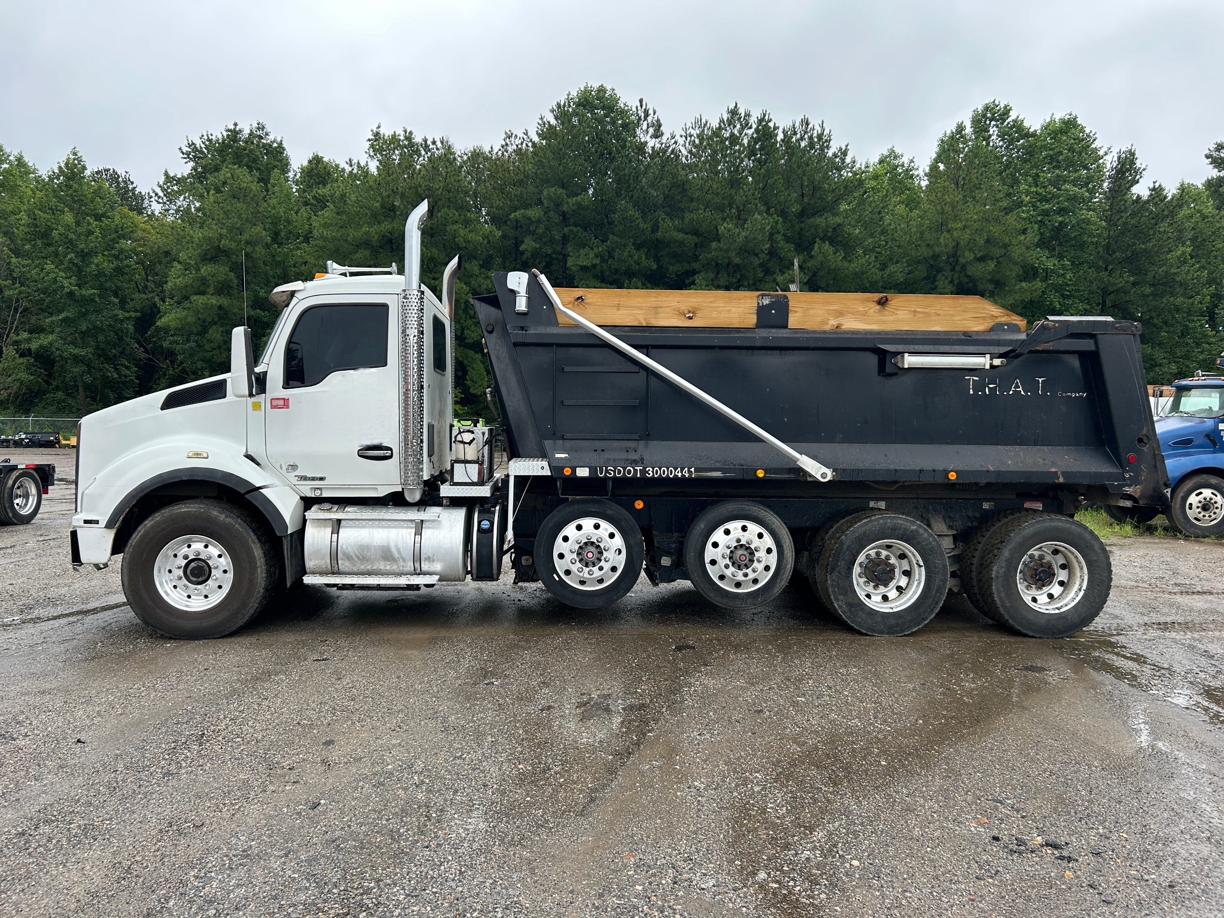 Used 2017 Kenworth T880 Quad Axle Dump Truck