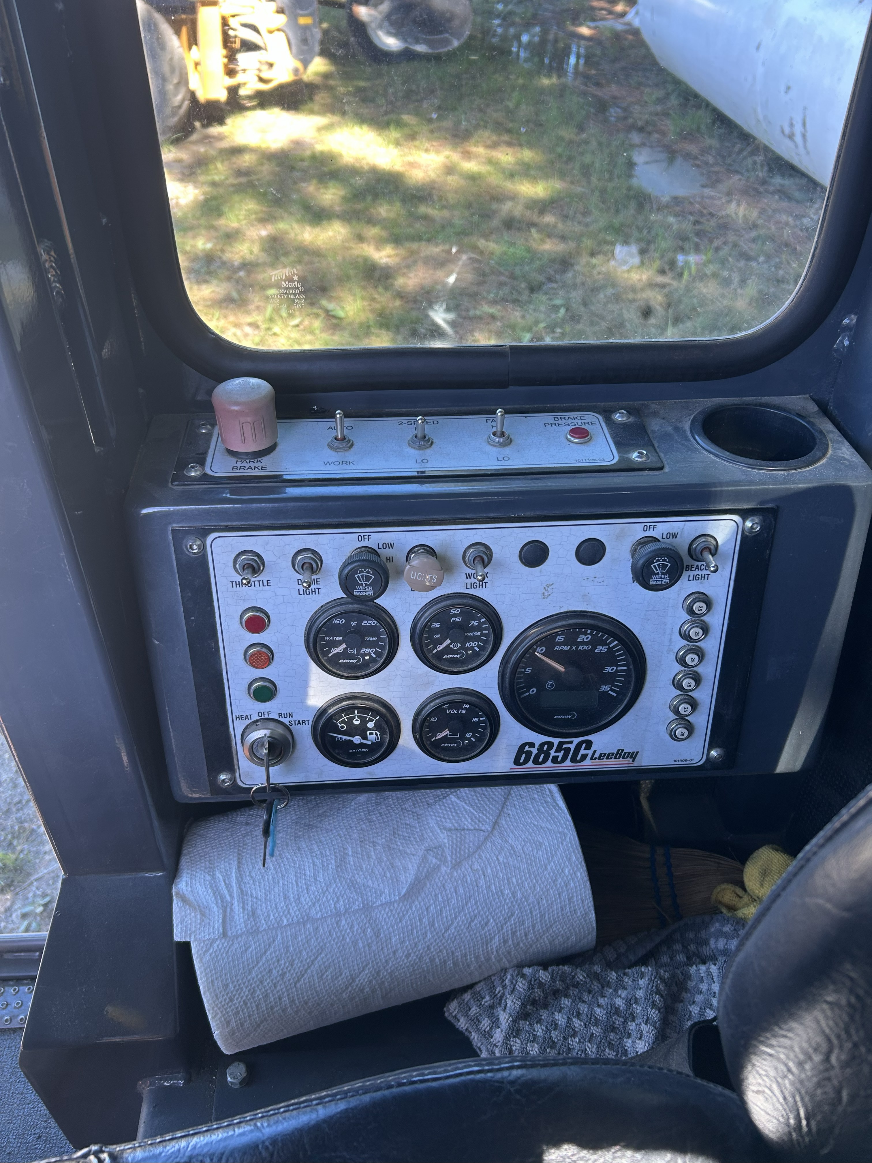 Used 2017 Leeboy 685C with only 1362