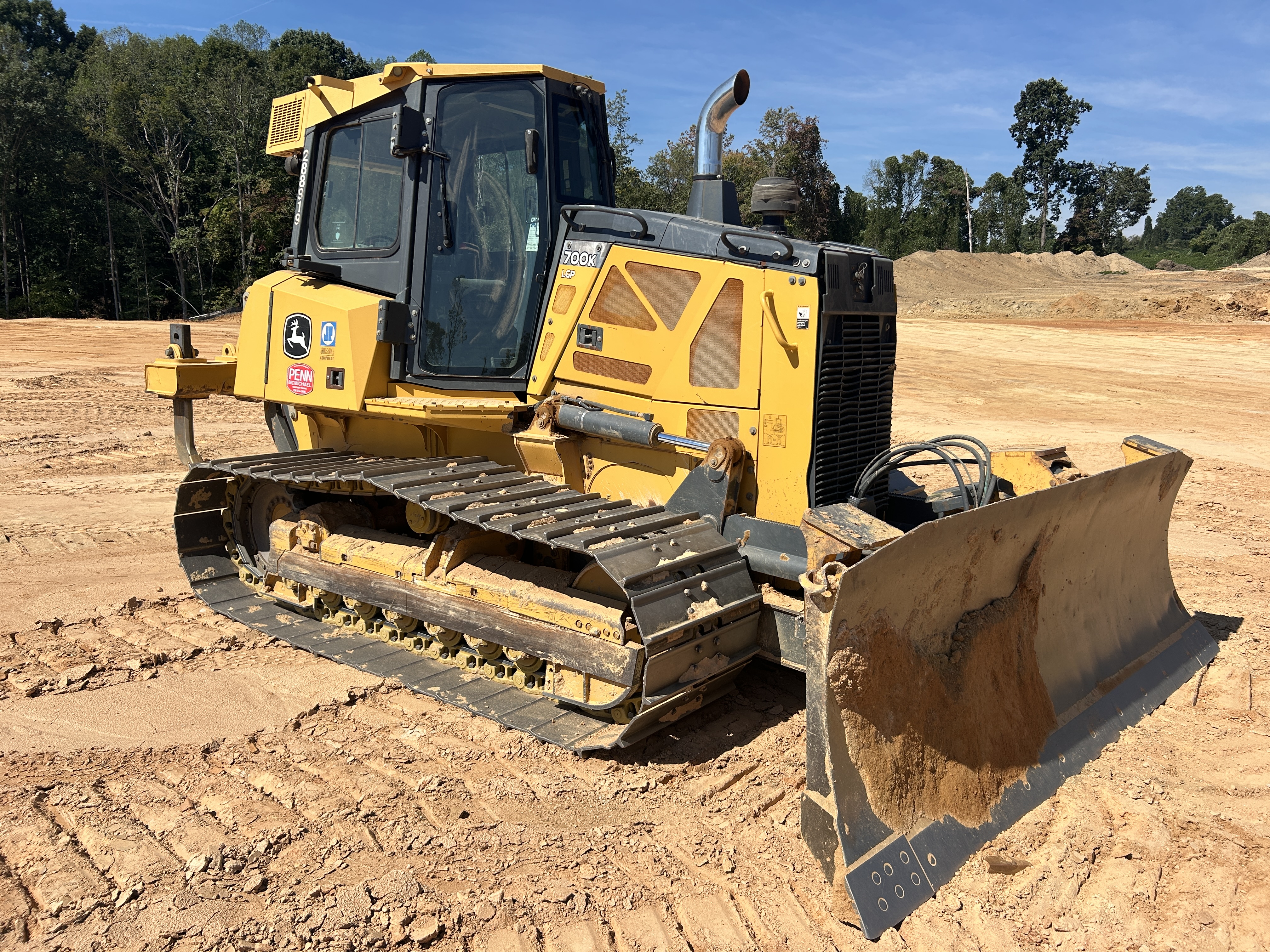 Used 2016 Deere 700K LGP with low hrs, 90 percent bottom, ripper, GPS ready