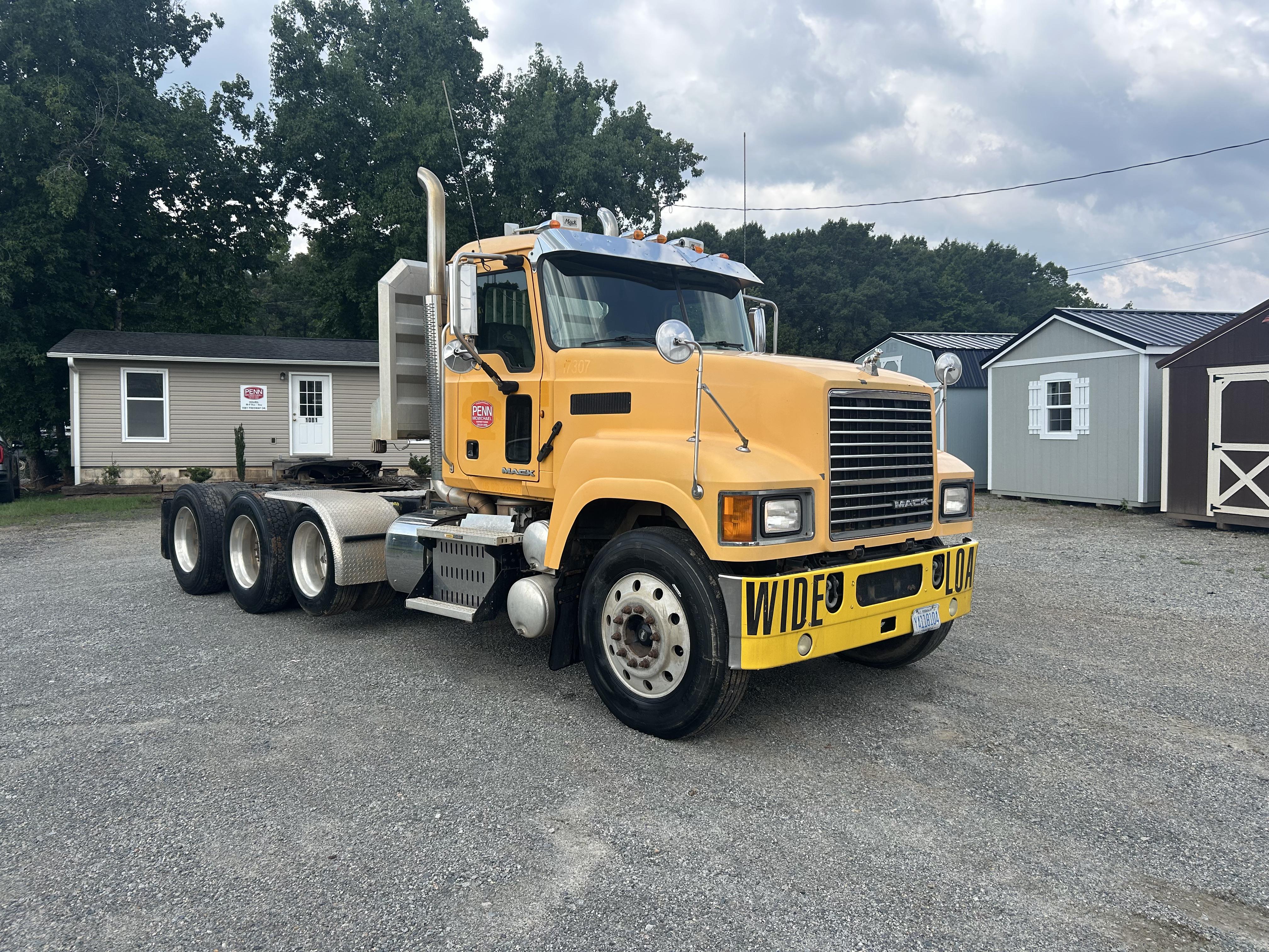 Used 2013 Mack CHU613 Pinnacle Road Tractor