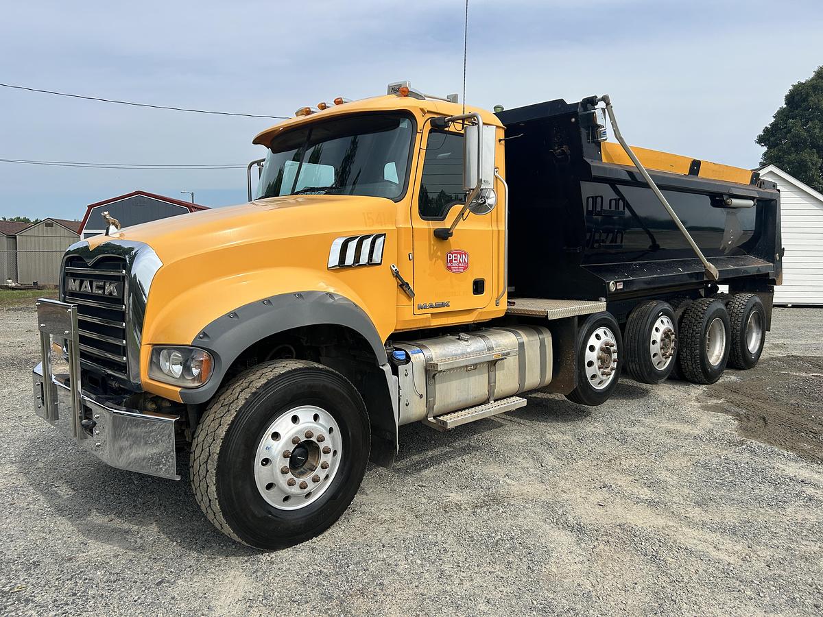 Used 2018 Mack Granite GU713 Quad Axle Dump Truck - automatic