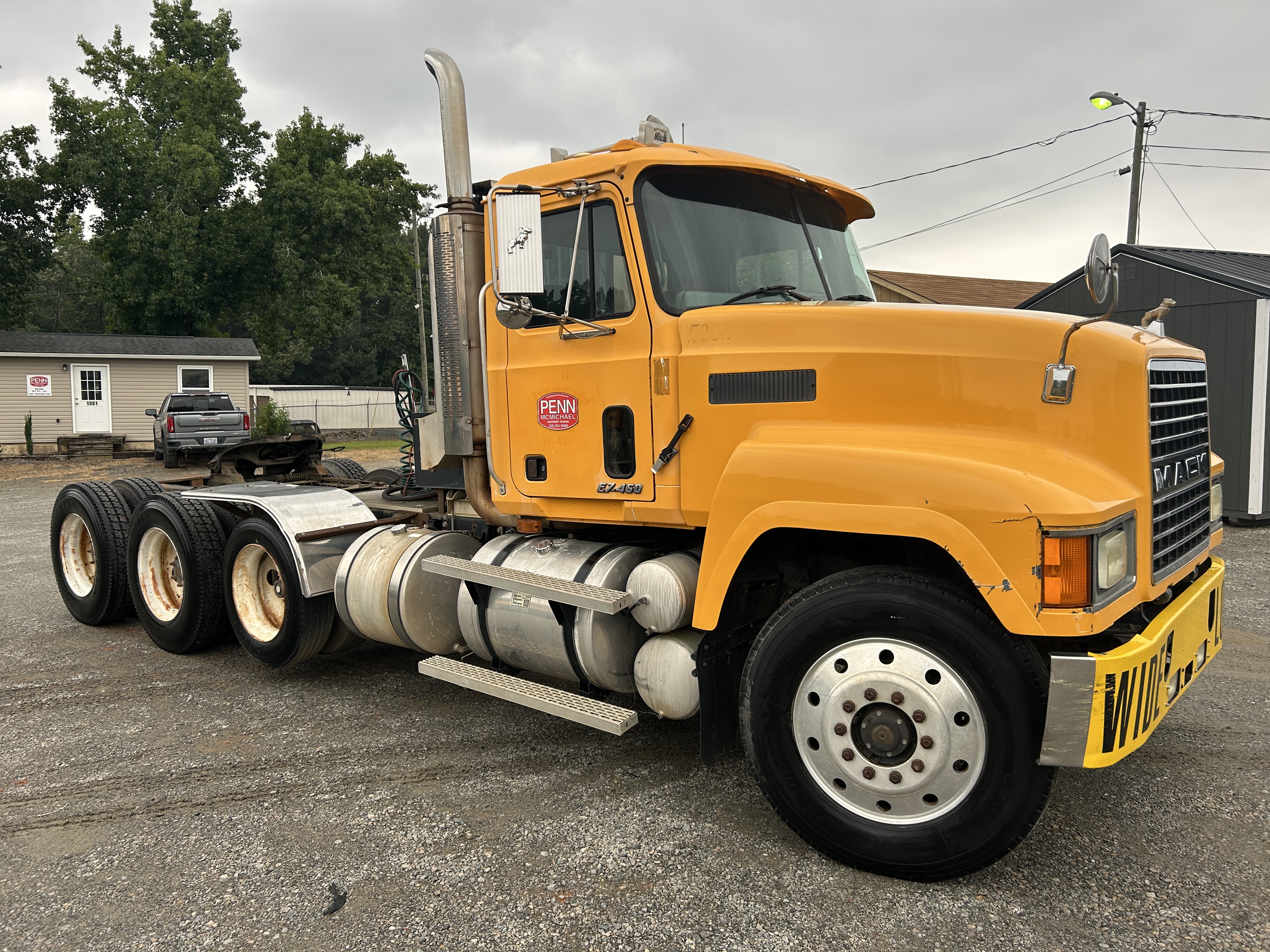 Used 1999 Mack CH613 Heavy Haul Road Tractor