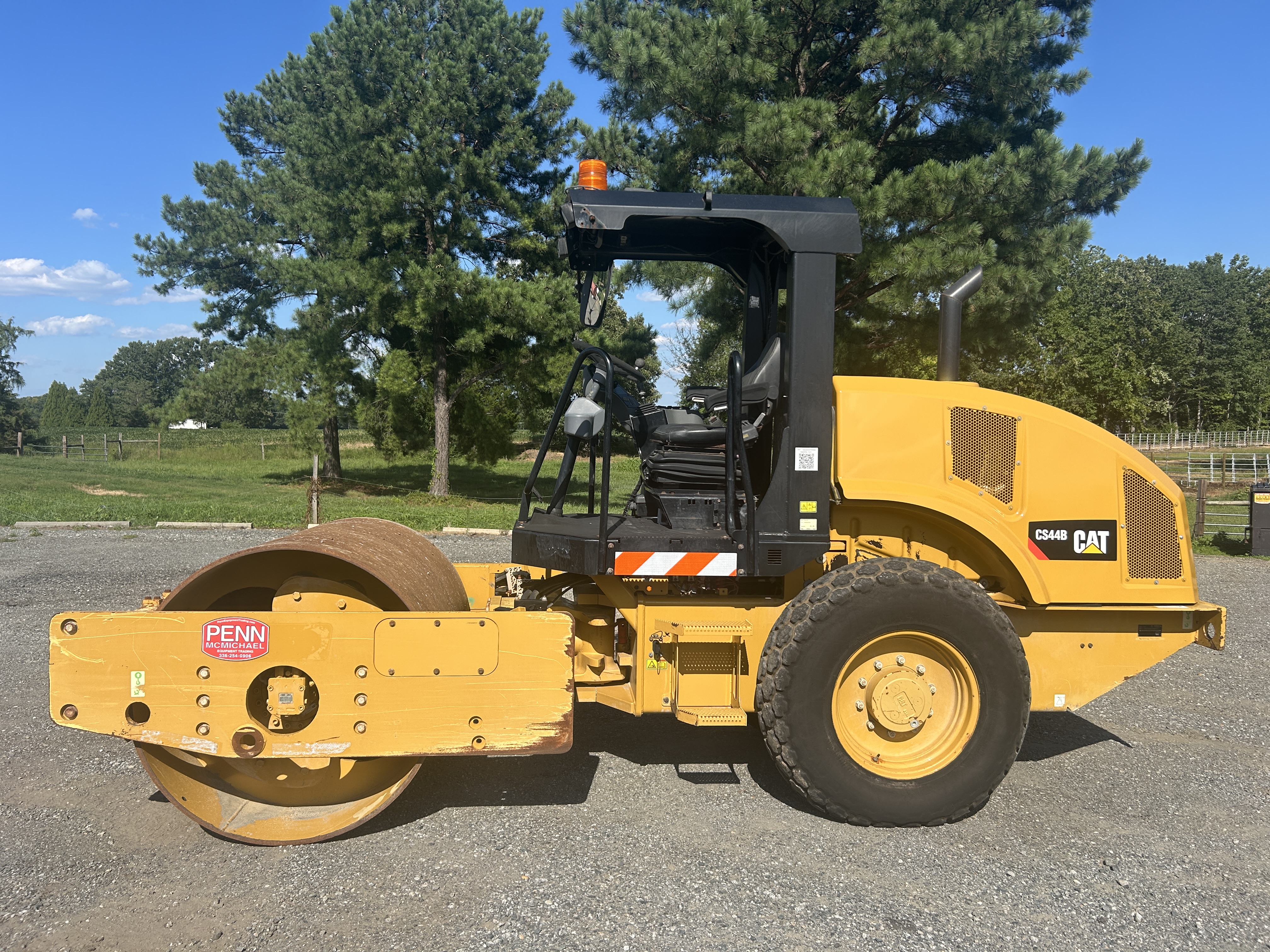 Used 2018 Caterpillar CS44B 66" Smooth Drum