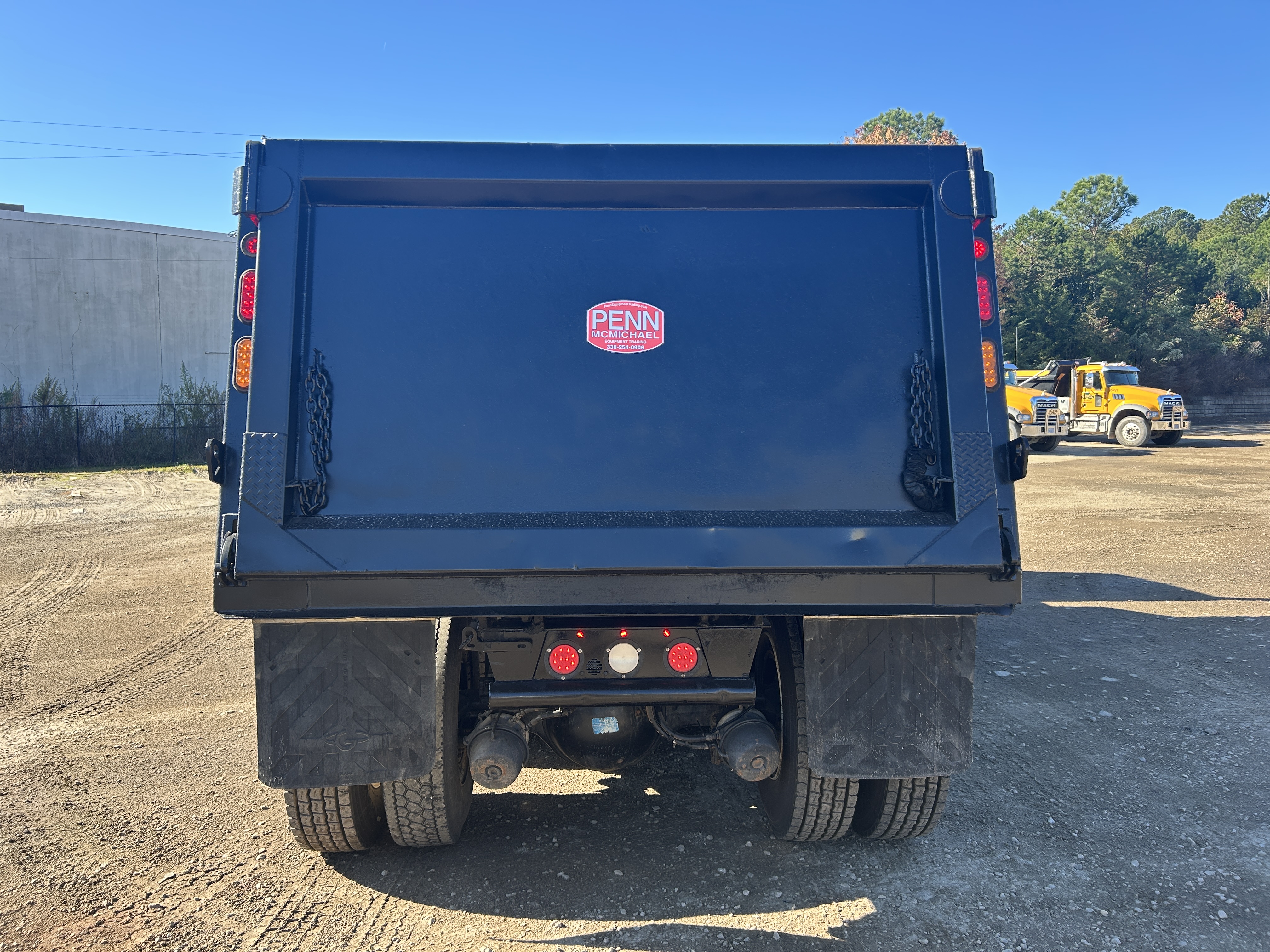 Used 2016 Kenworth T880 Quad Axle Dump Truck - Automatic