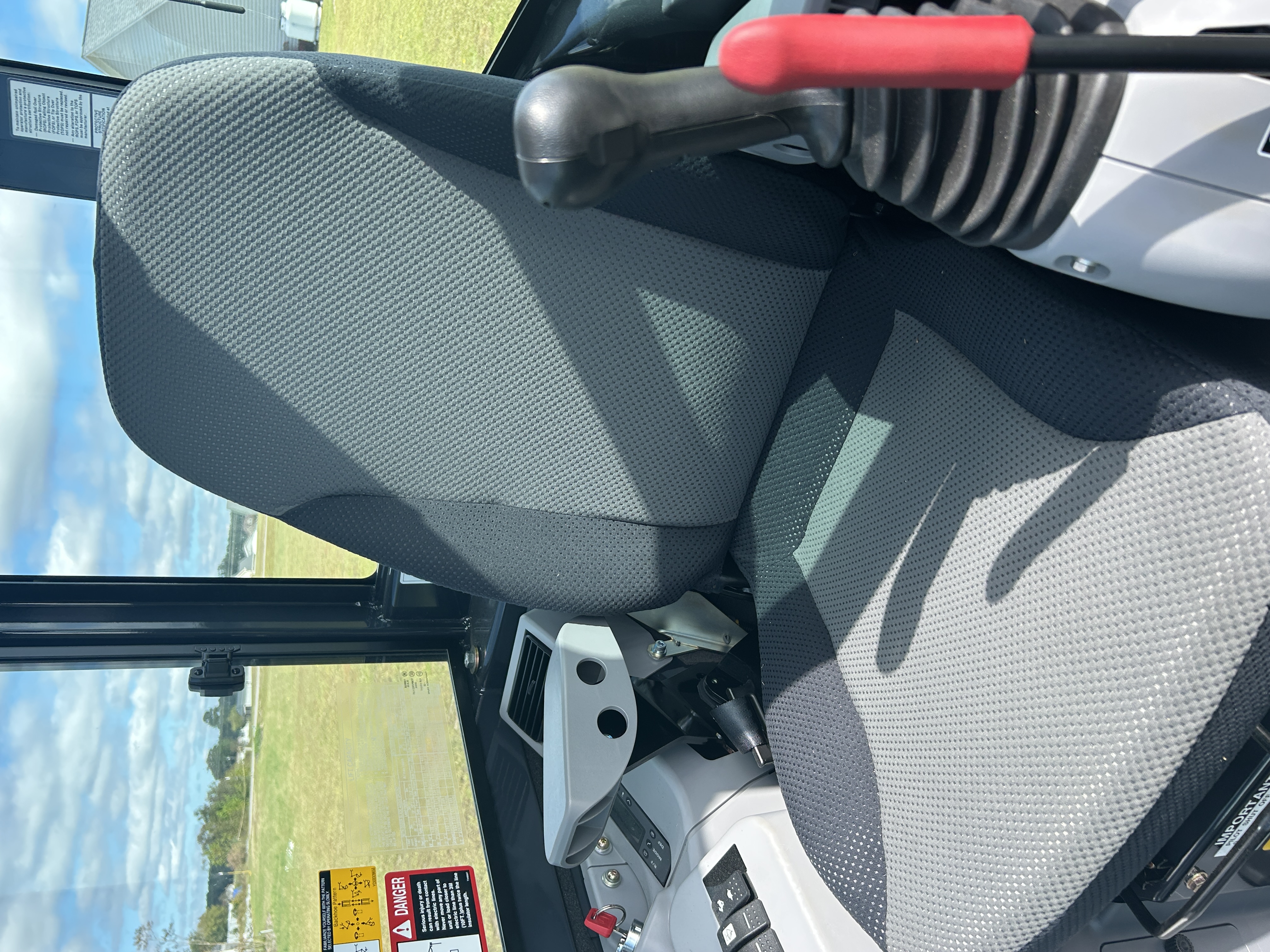 Used 2024 Deere 30P - NEW and loaded