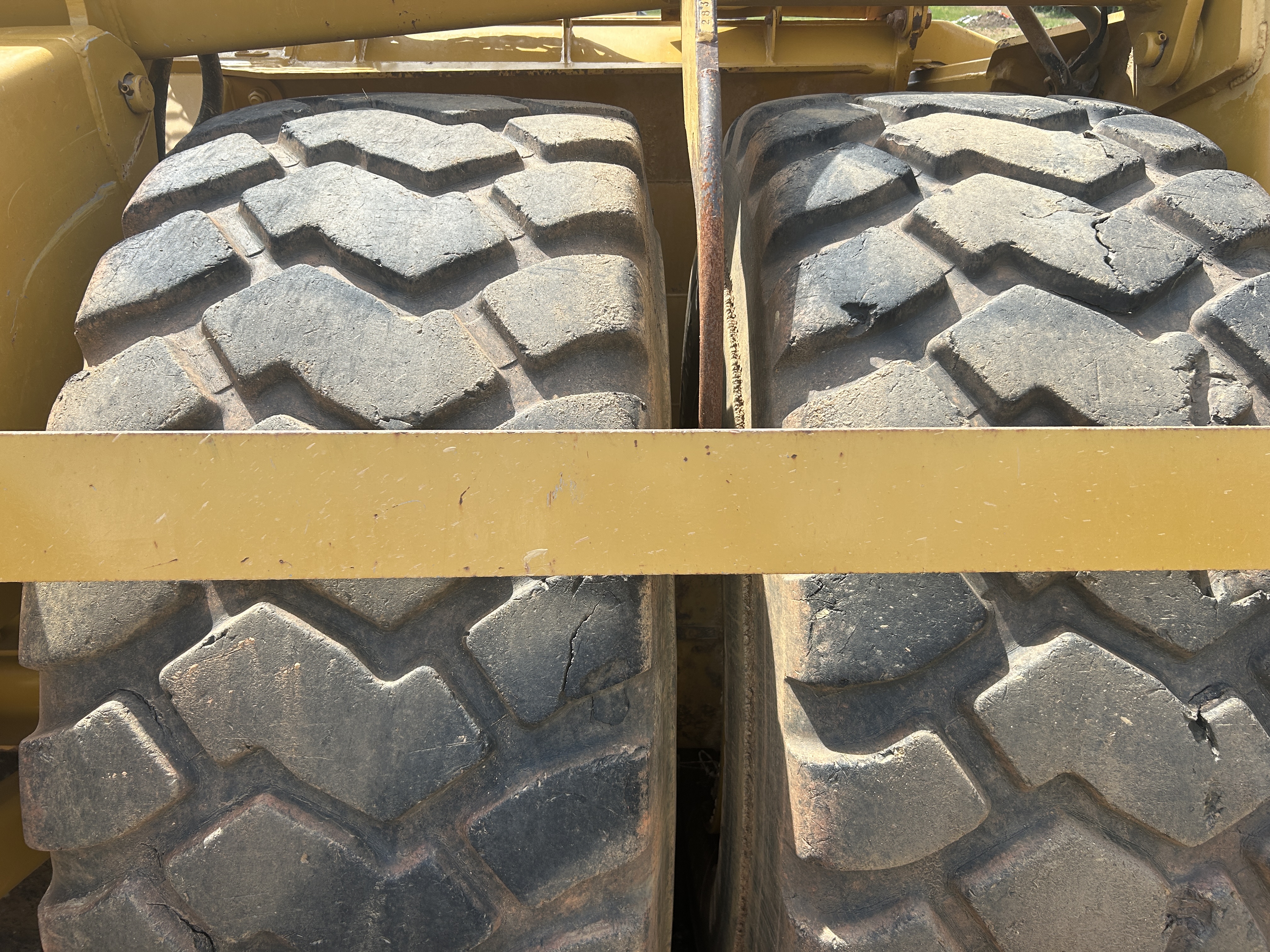 Used 2015 Bell B40D with 2016 K-Tech 1233 ADT Scraper